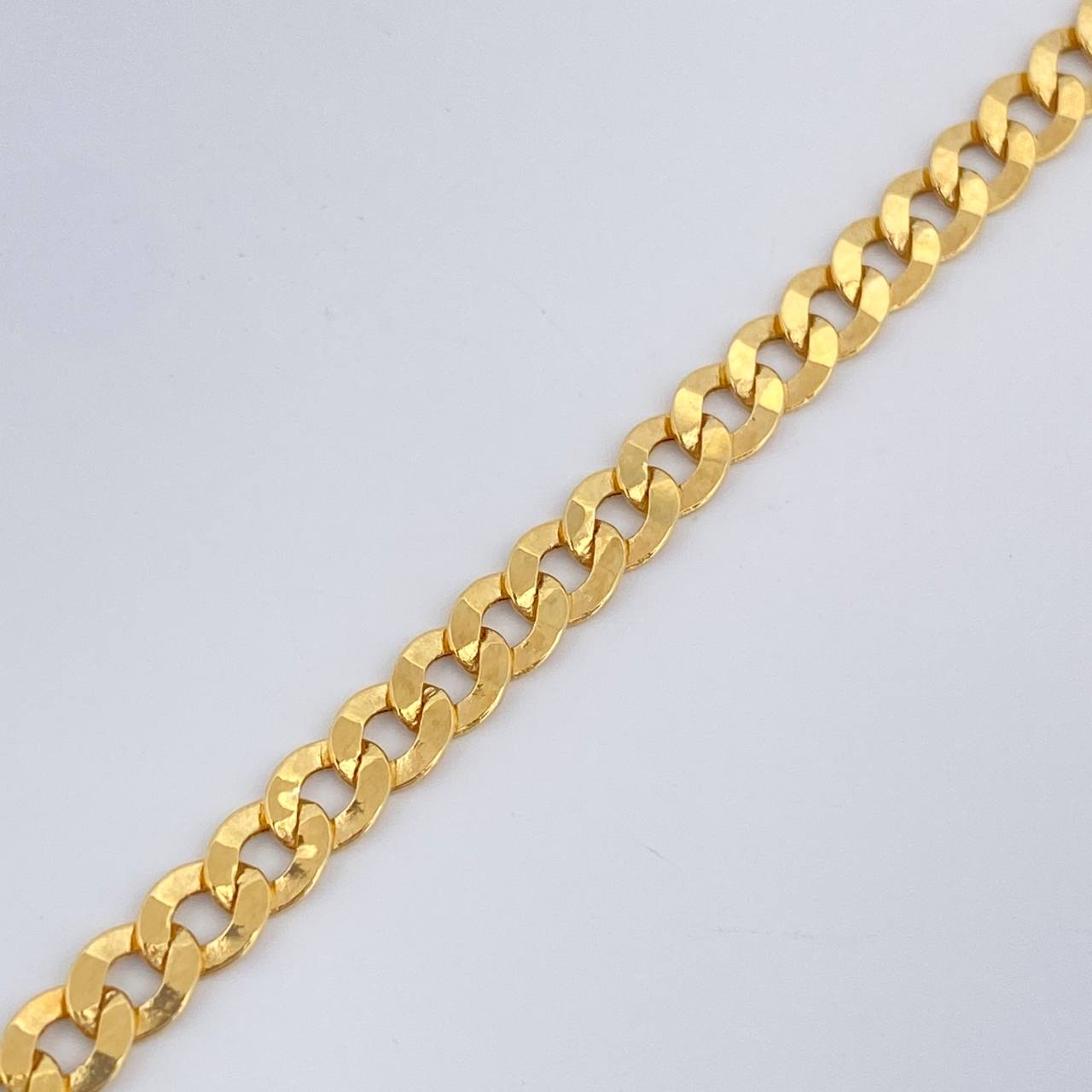 Pulso Cubano 2.85gr / 19.5cm / 4mm Oro Amarillo +1 18K $