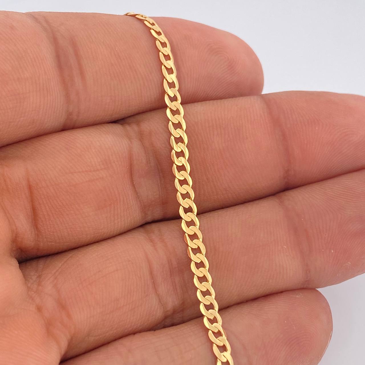 Pulso Cubano 3.8gr / 21.5cm / 3mm Oro Amarillo +1 18K $