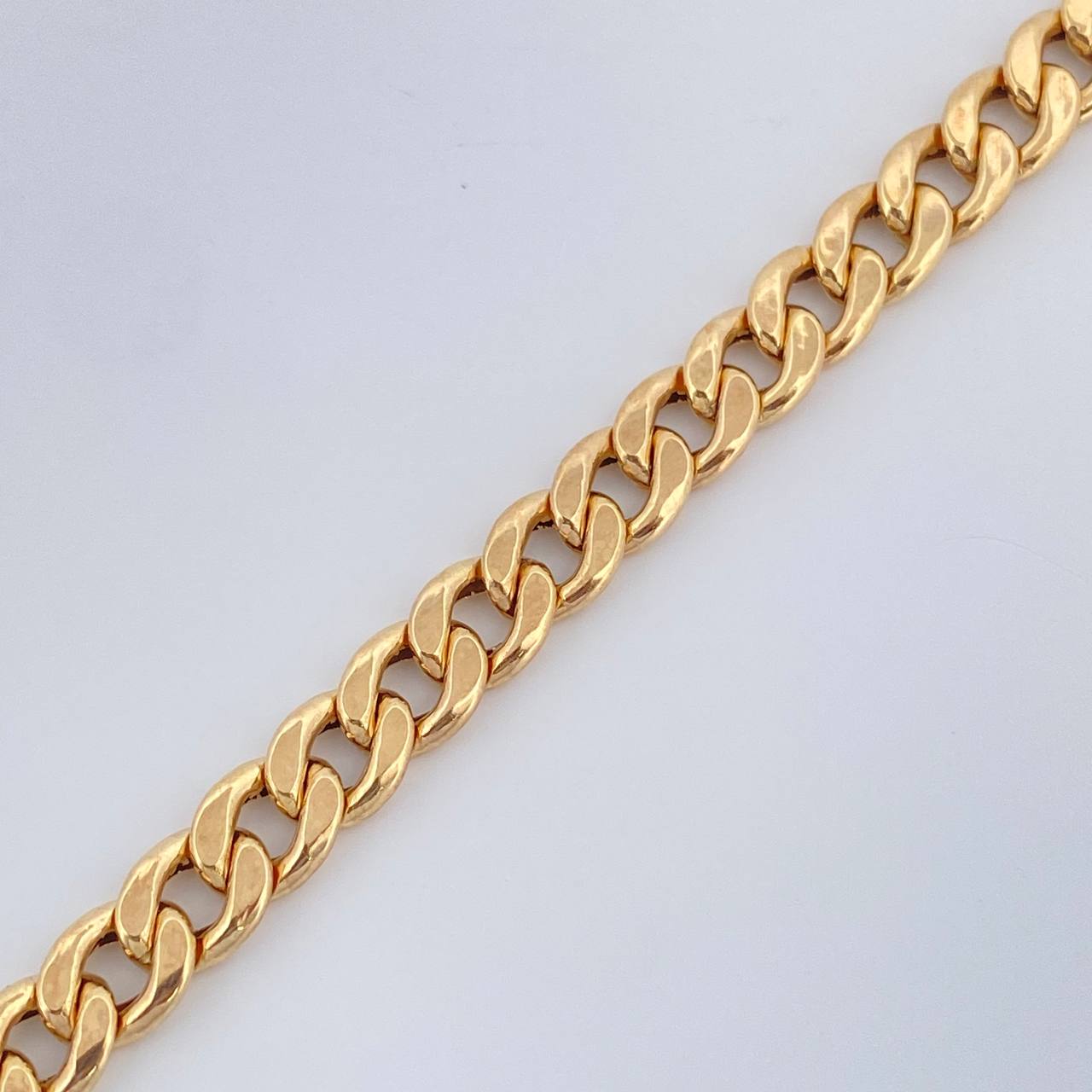 Pulso Cubano 2.4gr / 20cm / 4mm Oro Amarillo +1 18K $