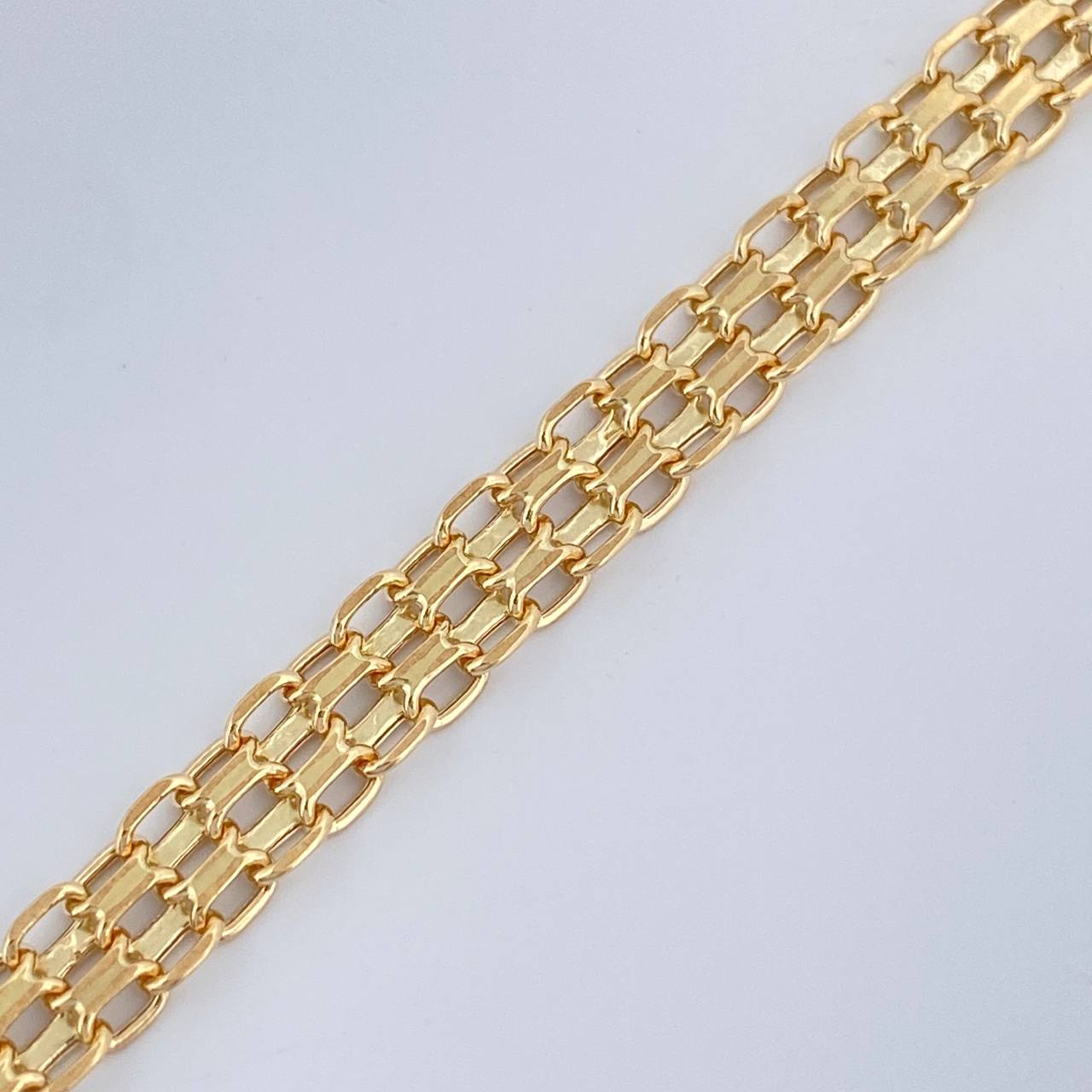 Pulso Chino 3.85gr / 20.5cm / 4mm Oro Amarillo +1 18K $