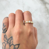 Anillo Solitario Carril Corazones 1.95gr / T6 1/2 / Oro 18K *