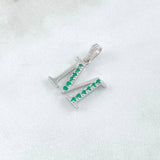 Dije Letra M 1.65gr / 2cm / Esmeraldas 19pts Oro Blanco 18K (Joya) ©