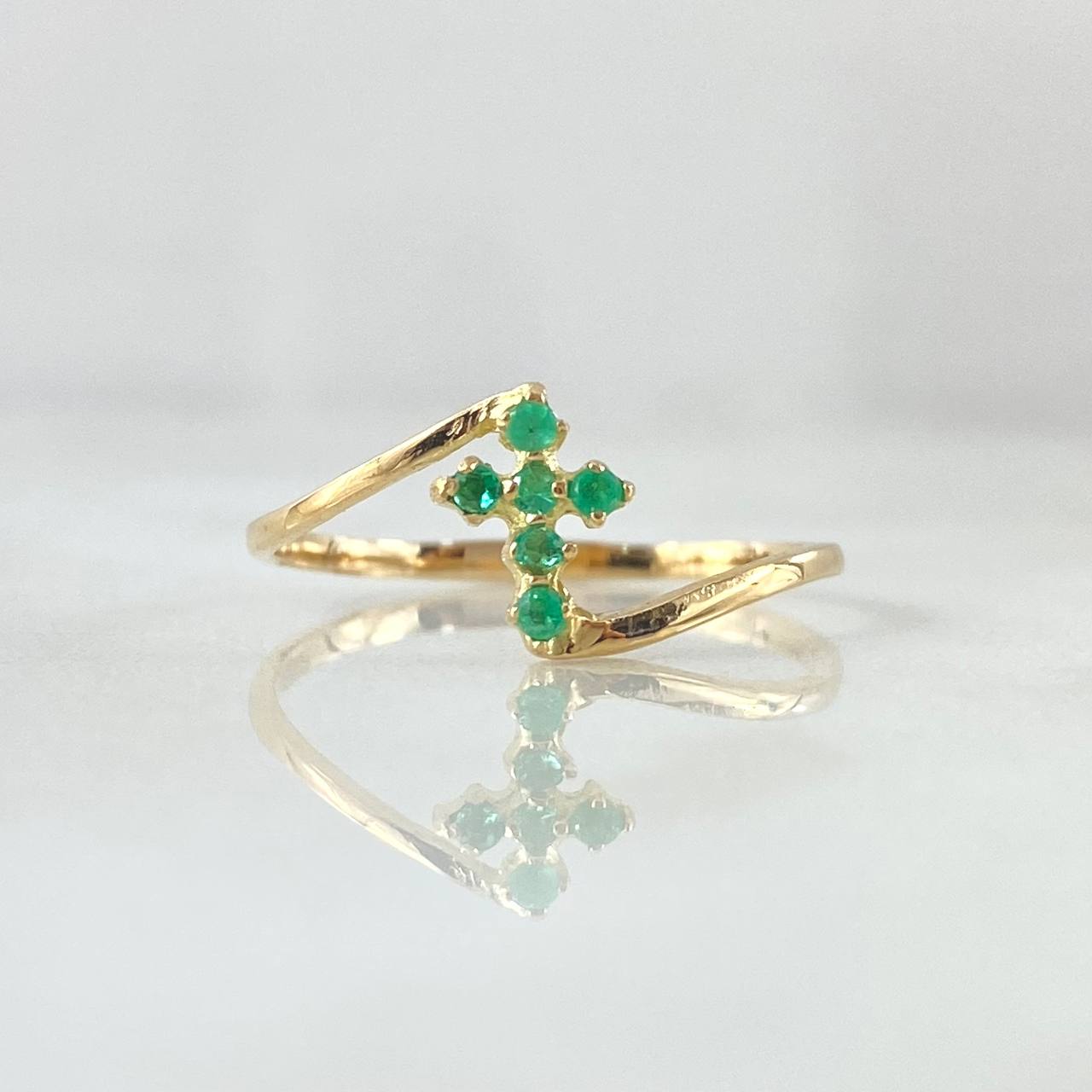 Anillo Crúz 1.15gr / T7 1/4 / Esmeraldas 12pts Oro Amarillo 18K (Joya) ©