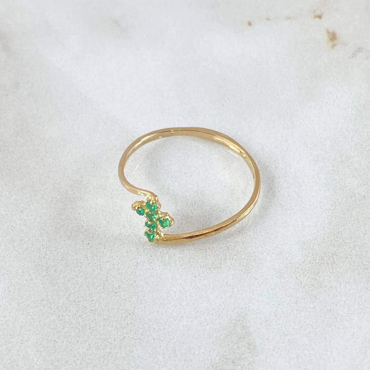 Anillo Crúz 1.15gr / T7 1/4 / Esmeraldas 12pts Oro Amarillo 18K (Joya) ©