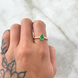 Anillo Solitario Gota 2.55gr / T6 3/4 / Esmeralda 80pts Diamantes 24pts Oro Amarillo 18K (Joya) ©