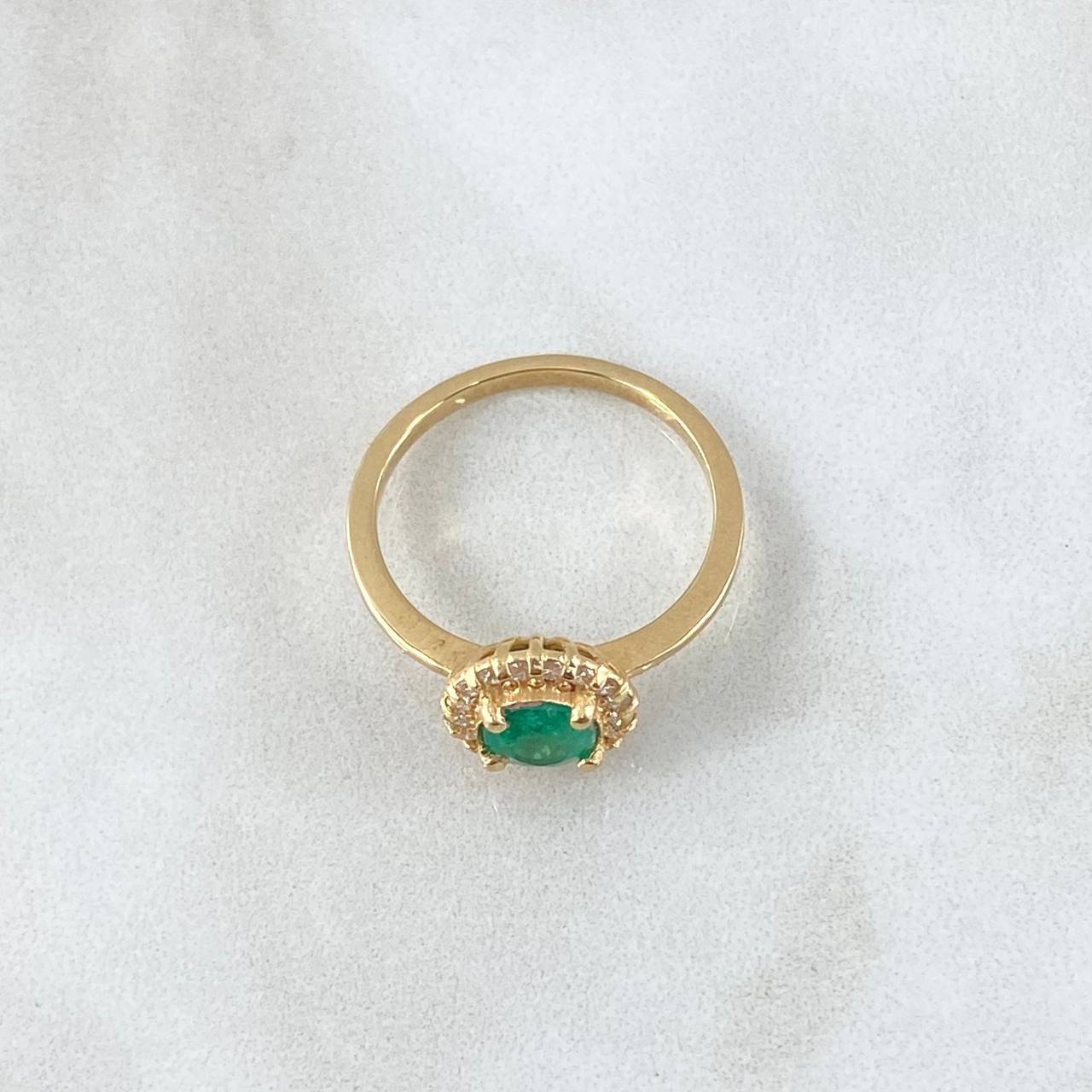 Anillo Ovalo Tupido 3.15gr / T7 / Esmeralda 62pts Diamantes 17pts Oro Amarillo 18K (Joya) ©
