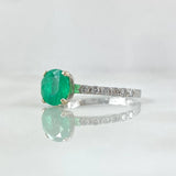 Anillo Solitario Redondo 2.25gr / T6 1/2 / Esmeralda 1.34Qts Diamantes 24pts Oro Blanco 18K (Joya) ©