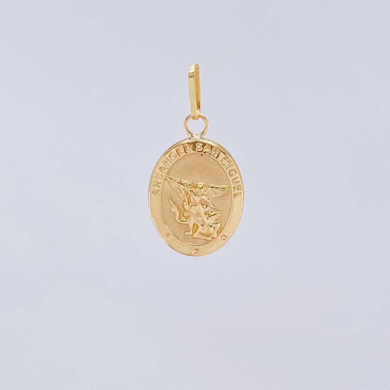 Dije San Miguel Arcángel Mate 0.9g / 2.4cm Oro Amarillo 18K