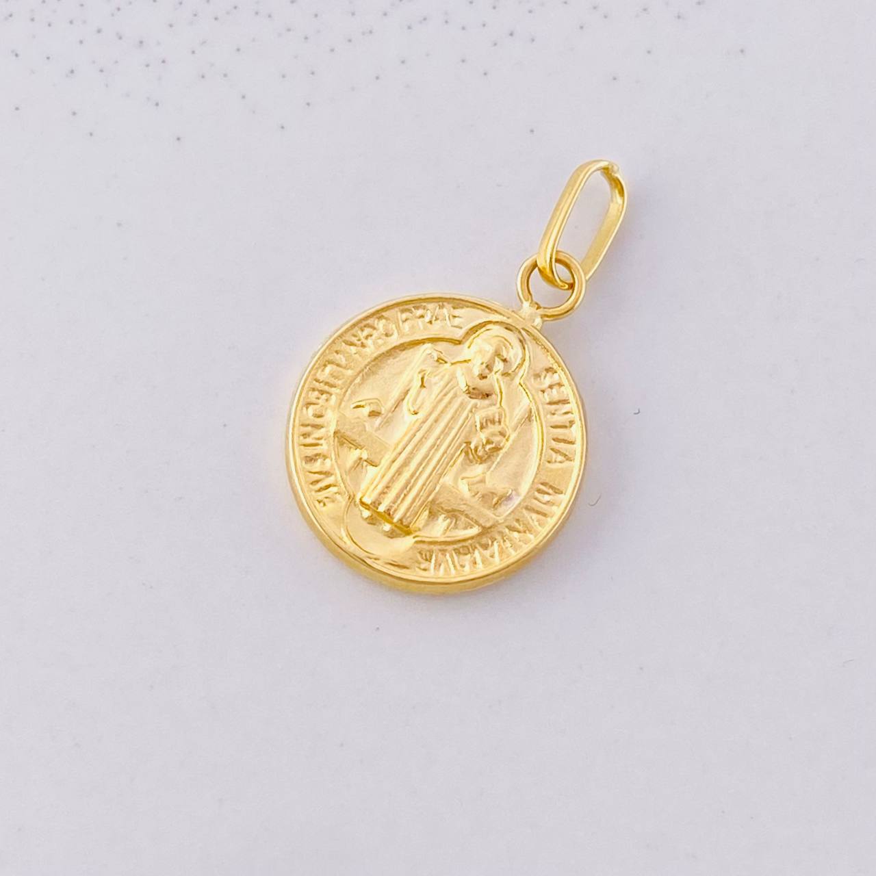 Dije San Benito 0.75g / 2cm Oro Amarillo 18K