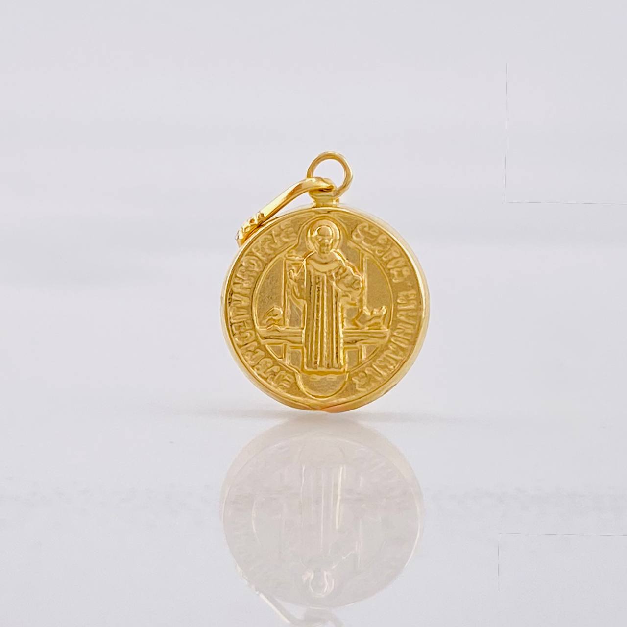Dije San Benito 0.55g / 1.8cm Oro Amarillo 18K