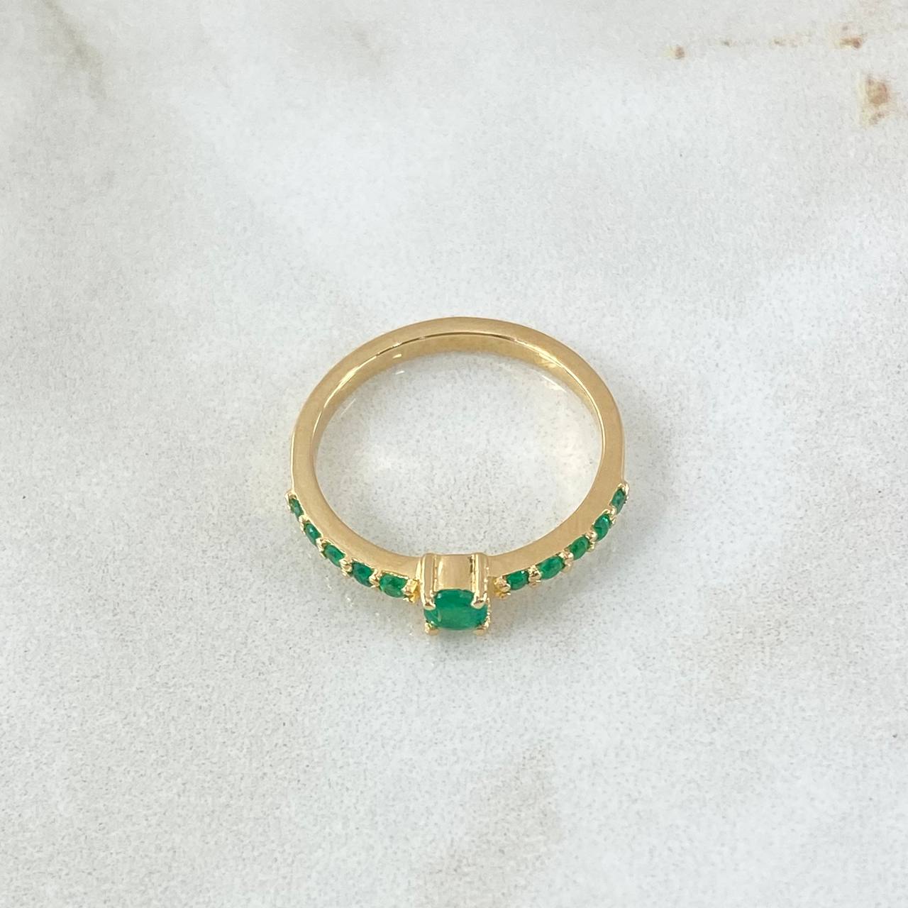 Anillo Solitario Lineas Tupidas 2.45gr / T6 1/4 / Esmeraldas 36pts Oro Amarillo 18K (Joya) ©