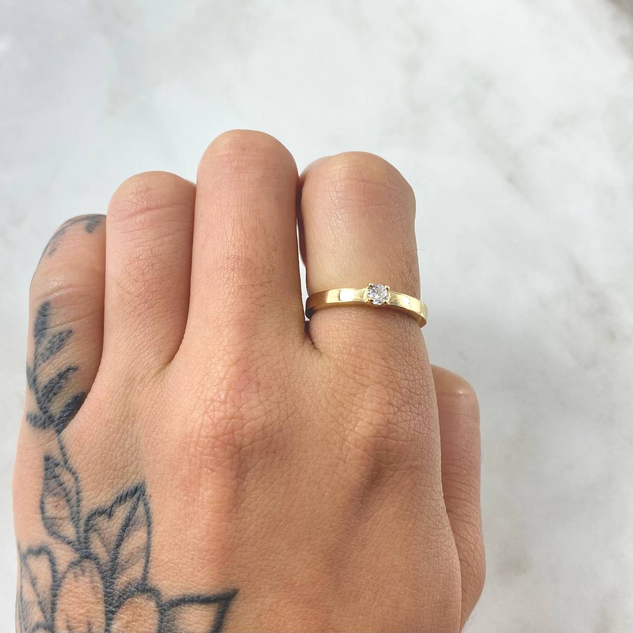 Anillo Solitario Liso Grueso 2gr / T6 1/4 / Oro Amarillo 18K *