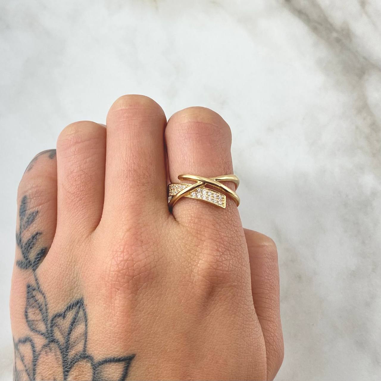 Anillo Curva Superpuesta 4.05gr / T7 1/4 / Oro 18K