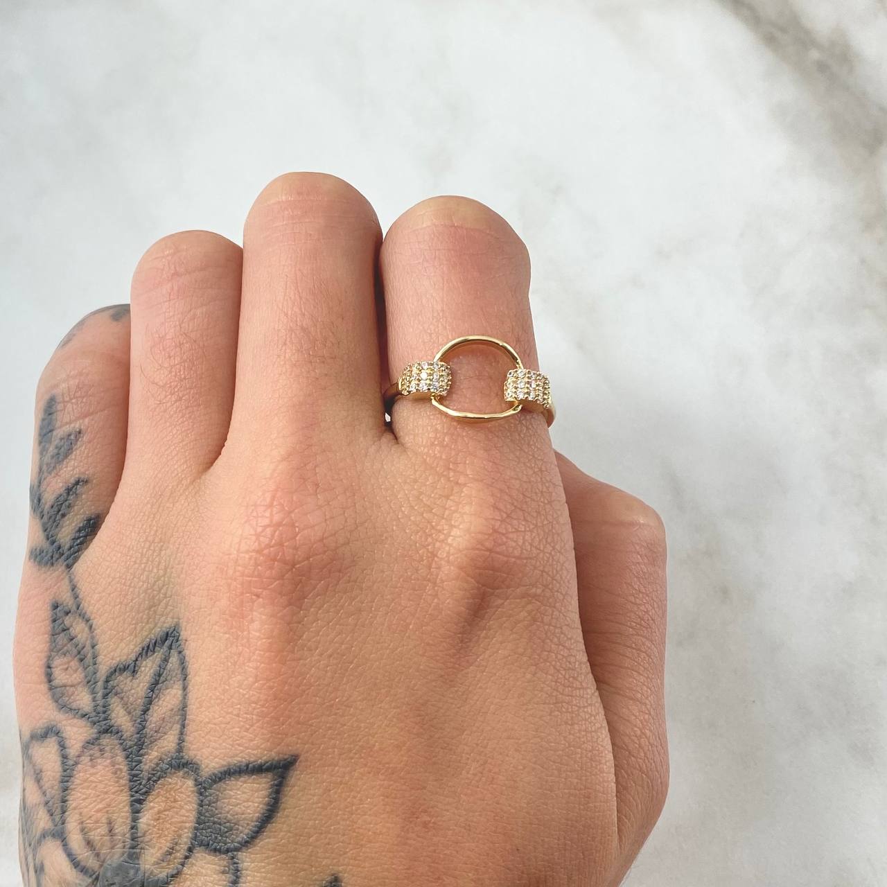 Anillo Cinturon Circulo Silueta 2.5gr / T7 1/4 / Oro 18K *