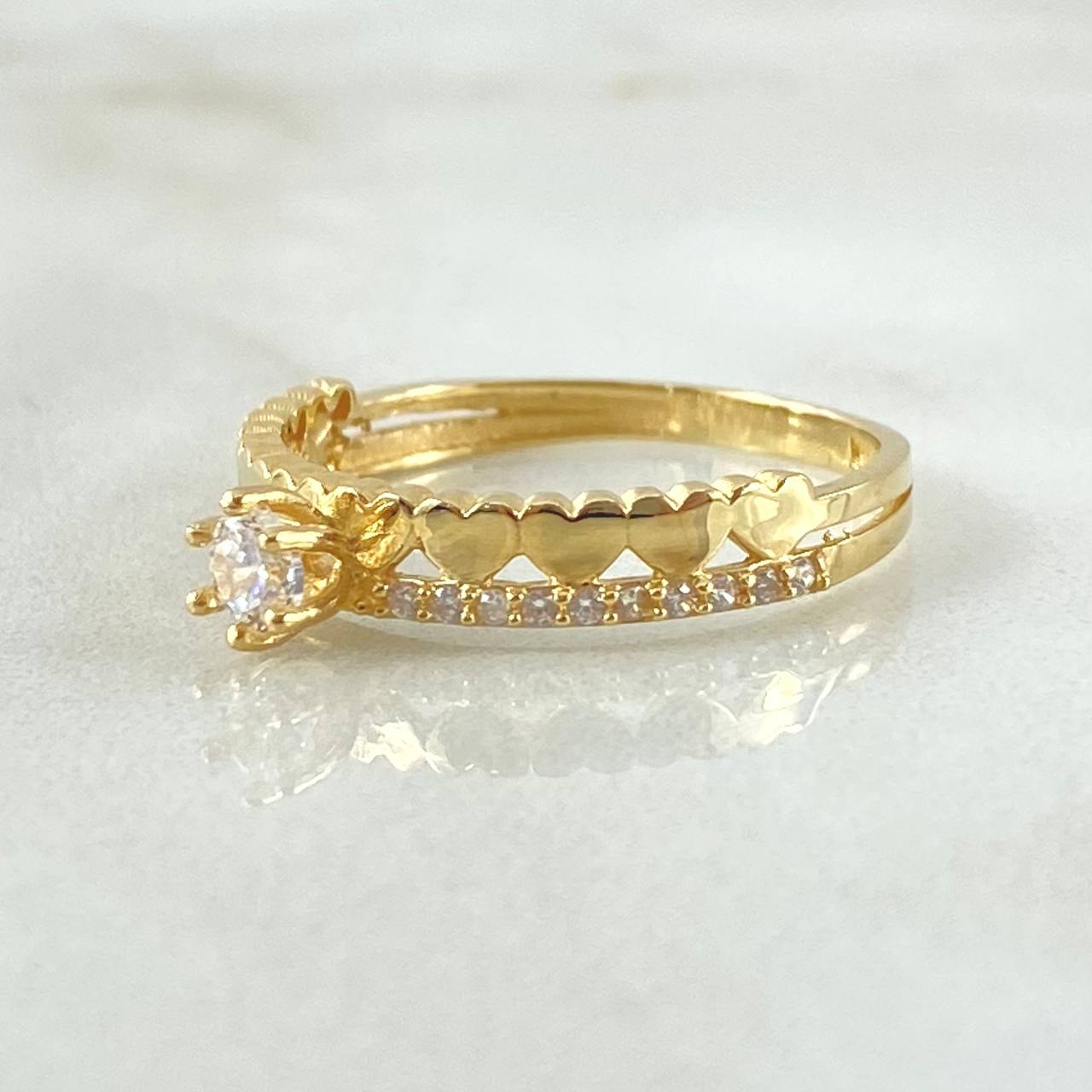 Anillo Solitario Carril Corazones 1.95gr / T6 1/2 / Oro 18K *