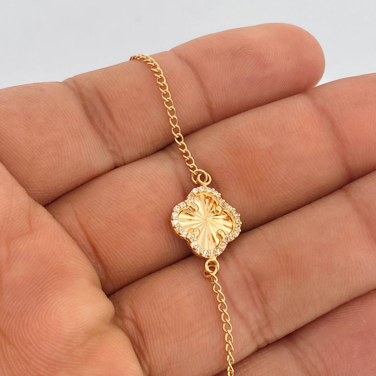 Pulso Trebol Aro Seguido 2.45gr / 19.2cm / 1.5mm Oro Amarillo 18K &