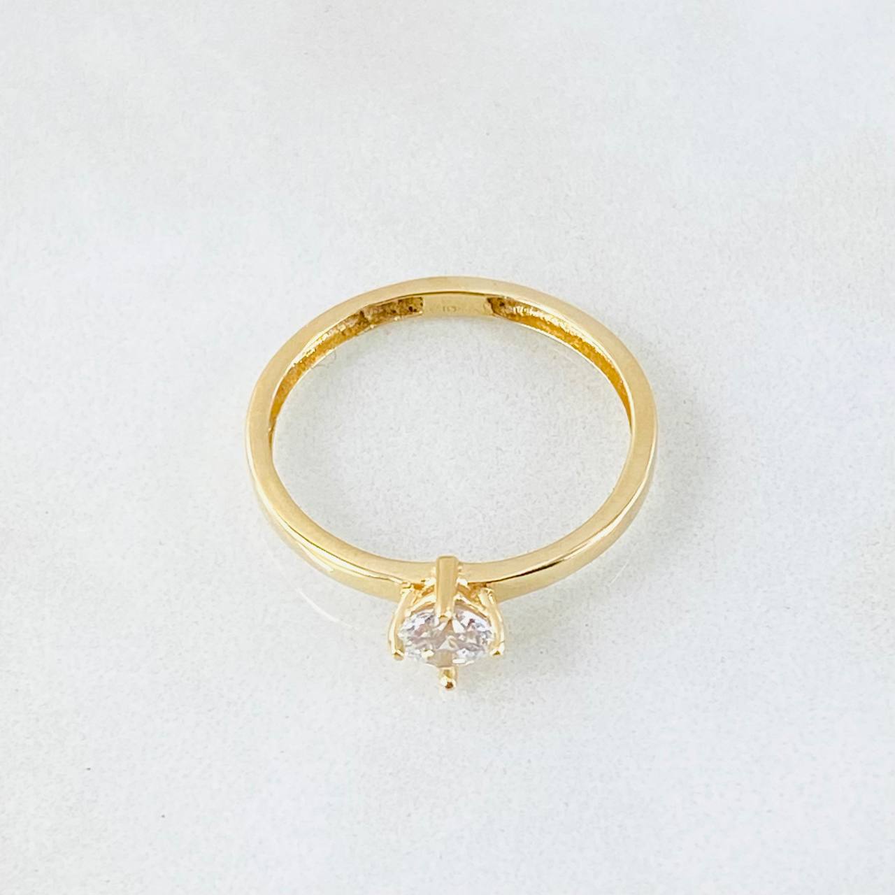 Anillo Solitario Cuatro Garras 1.75gr / T6 3/4 / Oro Amarillo 18K ©
