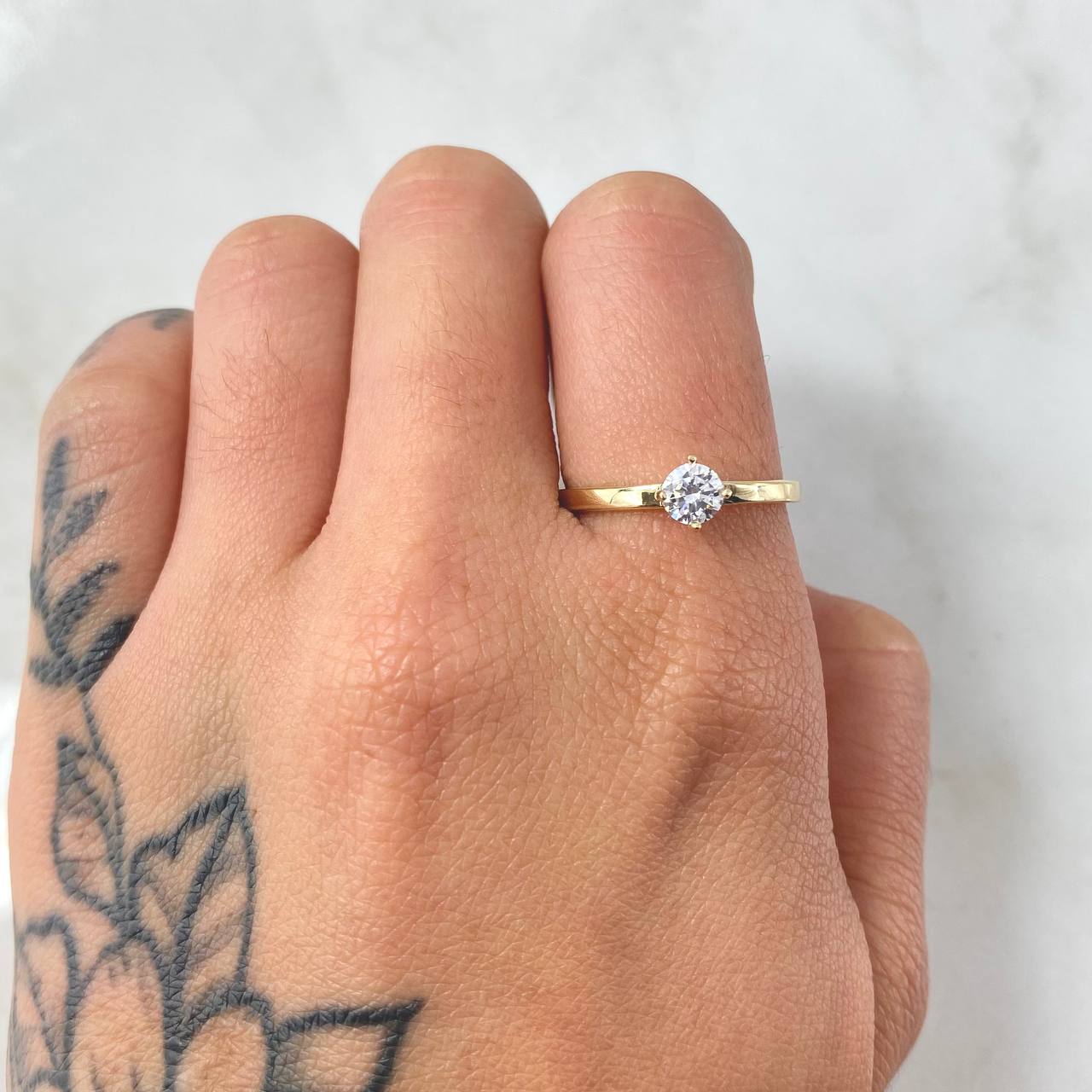Anillo Solitario Cuatro Garras 1.4gr / T7 3/4 / Oro Amarillo 18K *