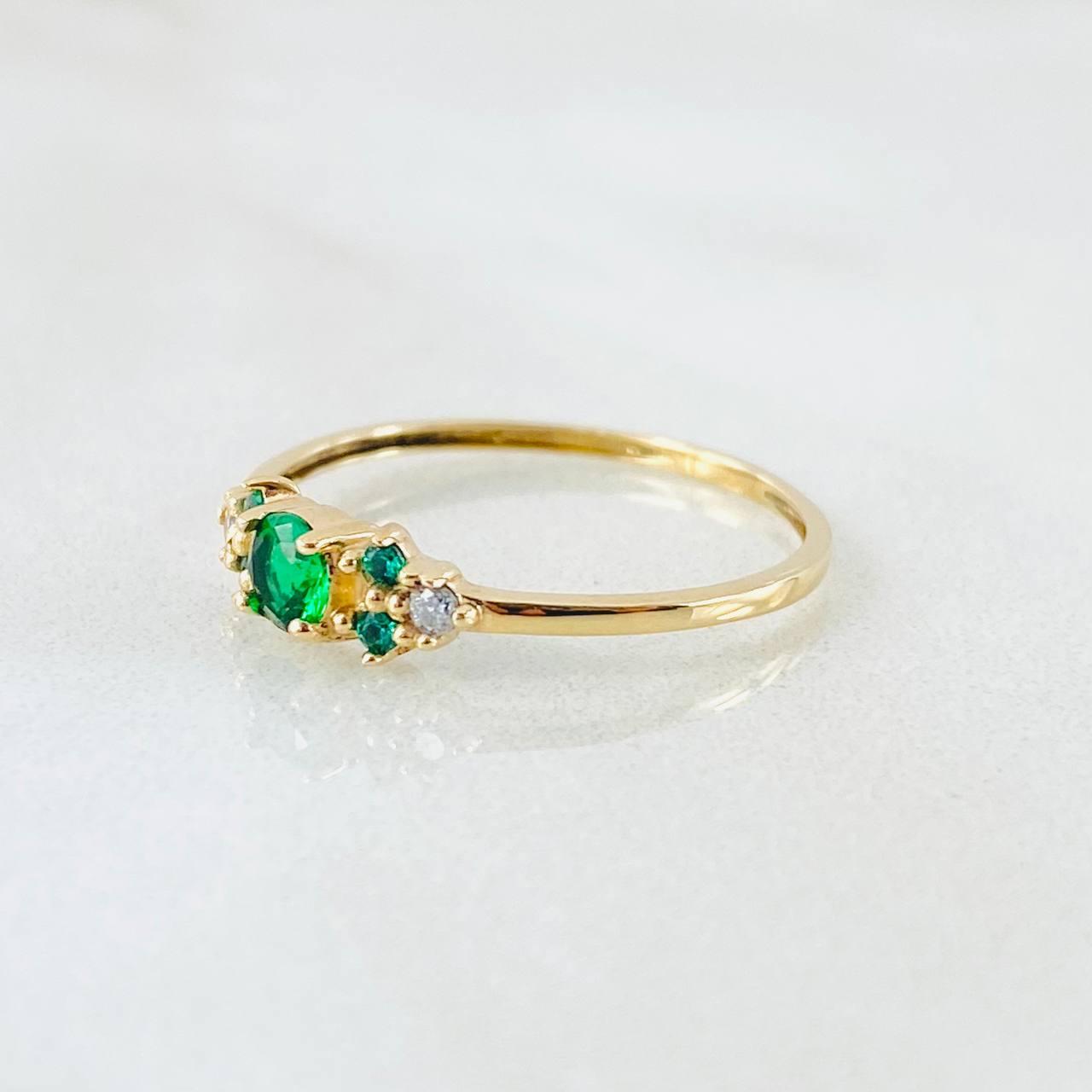 Anillo Solitario Trio Chispa 1.05gr / T5 3/4 / Oro Amarillo 18K *