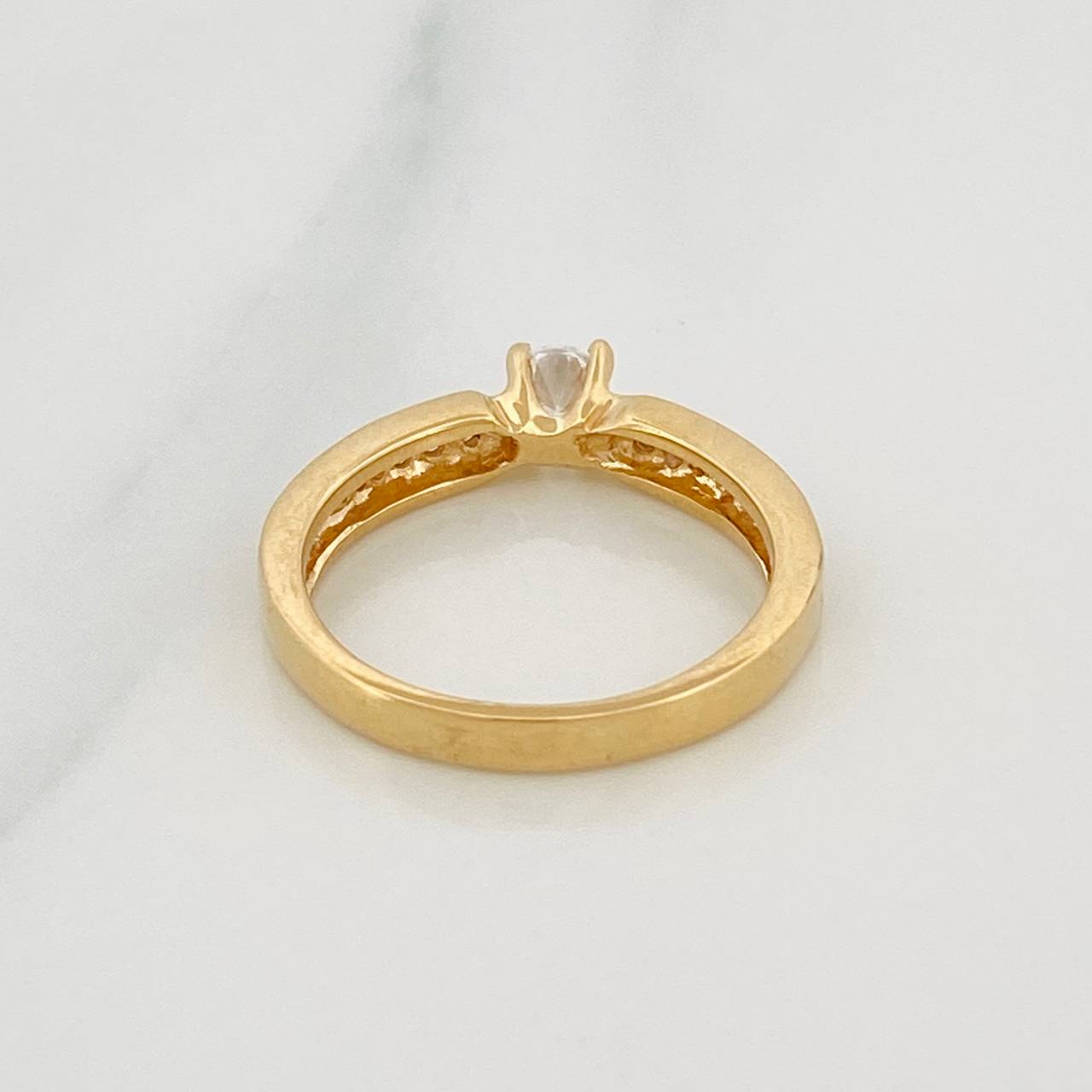 Anillo Solitario Churumbela 3.4g / T6 Oro Amarillo 18K