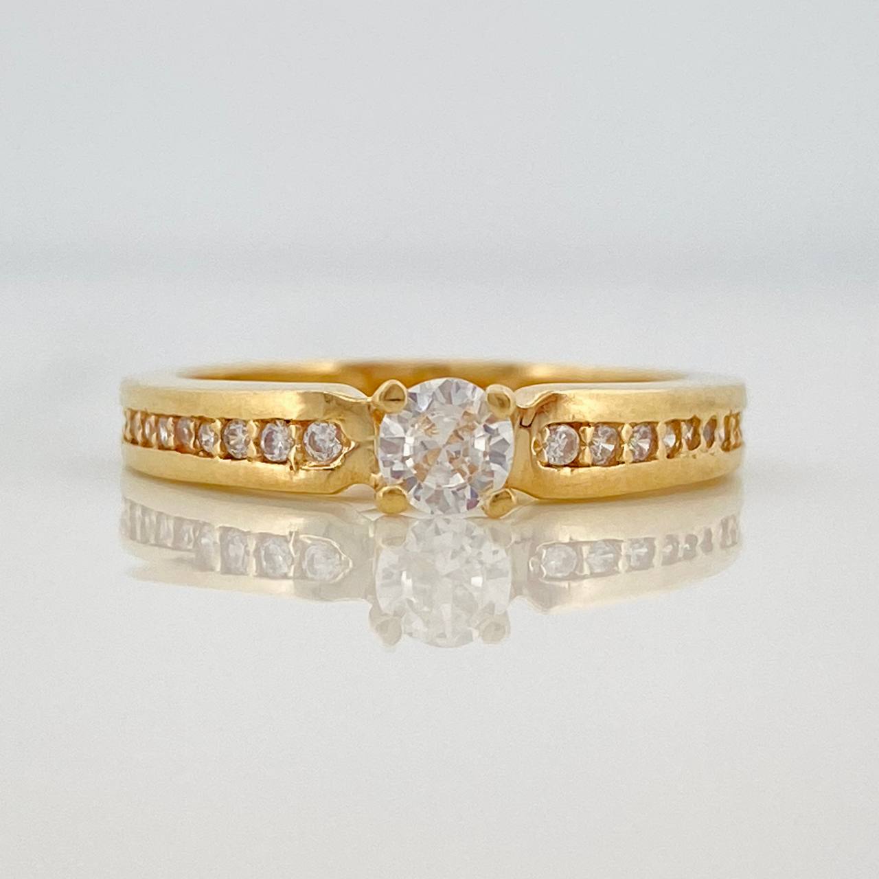 Anillo Solitario Churumbela 3.4g / T6 Oro Amarillo 18K