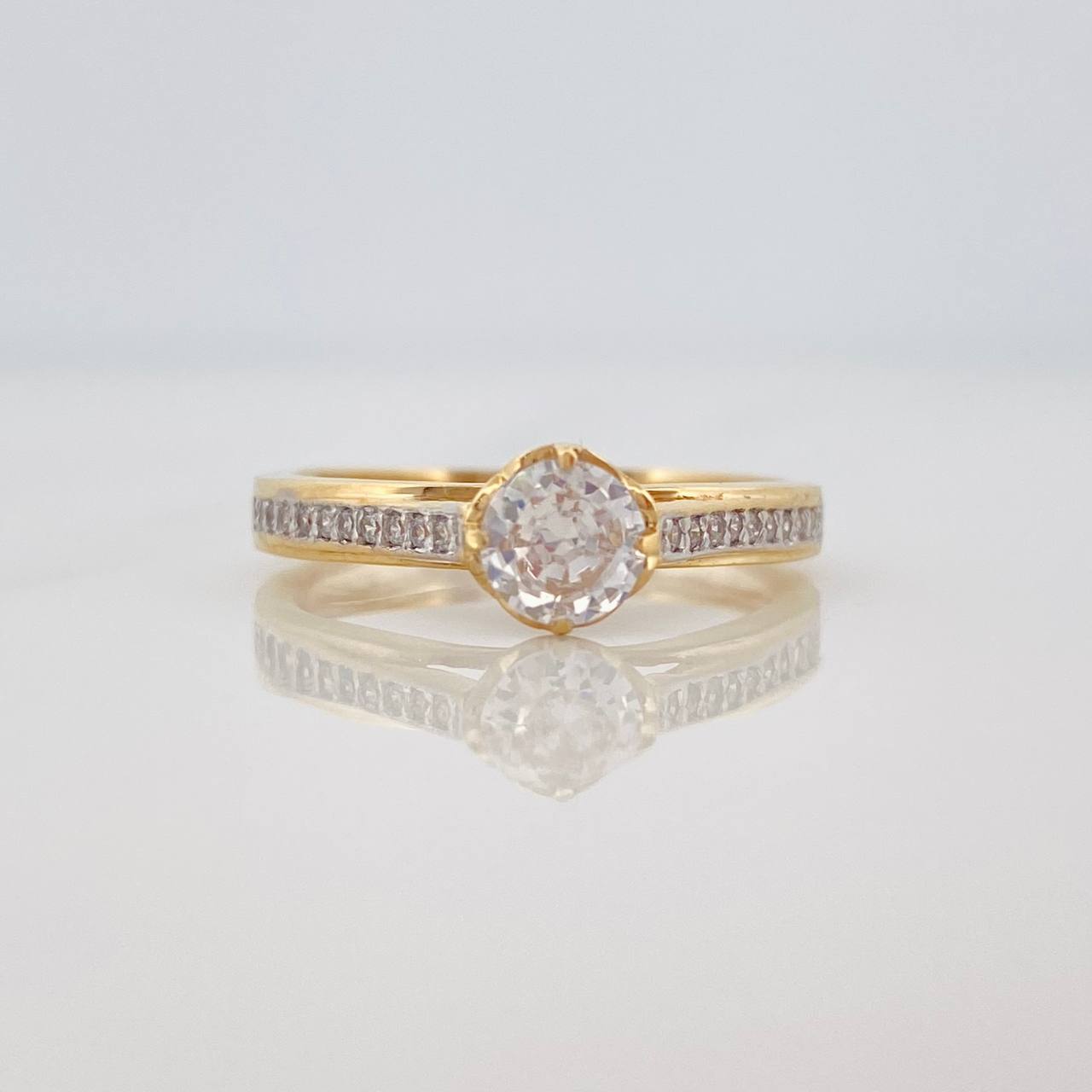 Anillo Solitario Puente 2.5g / T6 1/2 Dos Oros Amarillo Blanco 18K