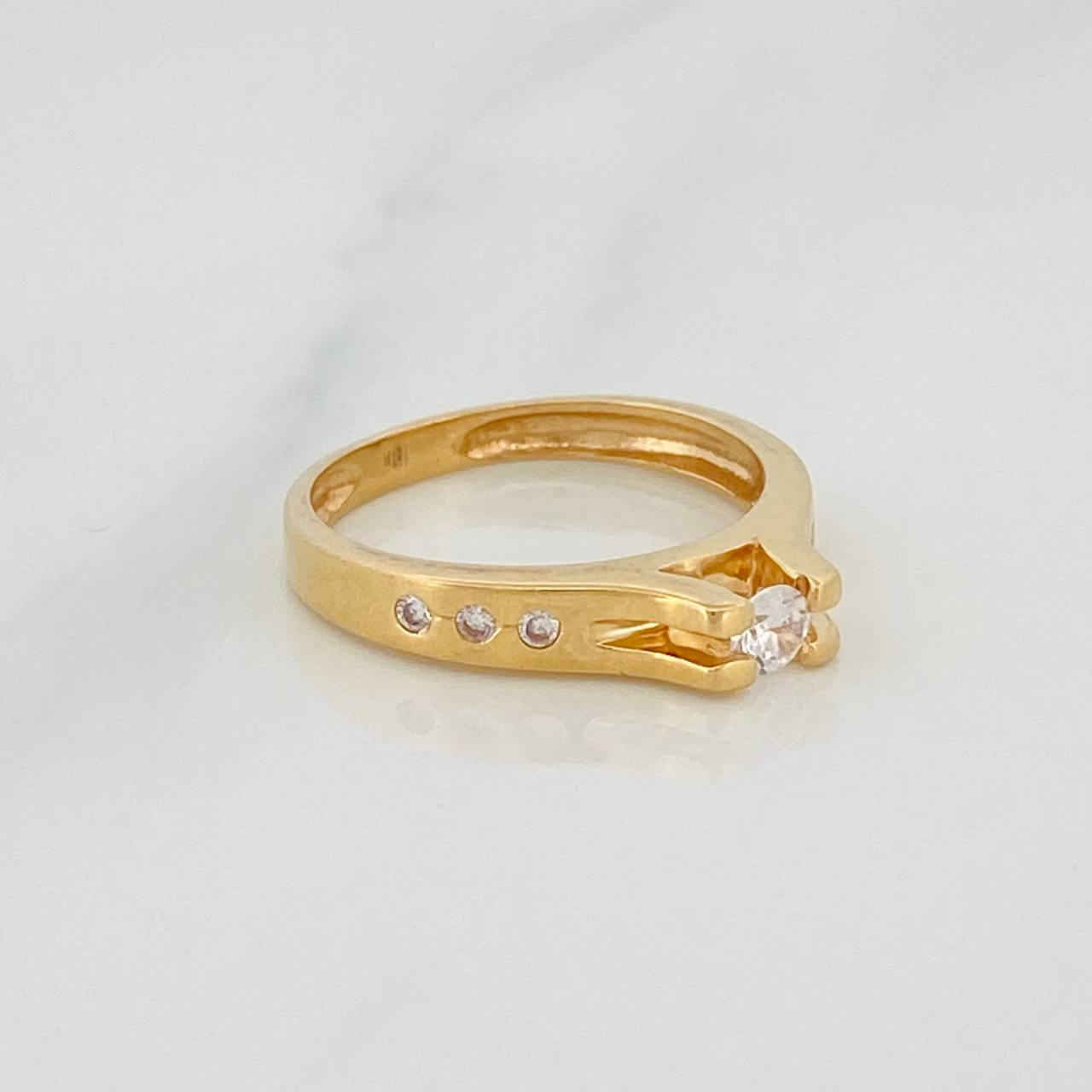 Anillo Solitario Puente 3.45g / T6 1/4 Oro Amarillo 18K