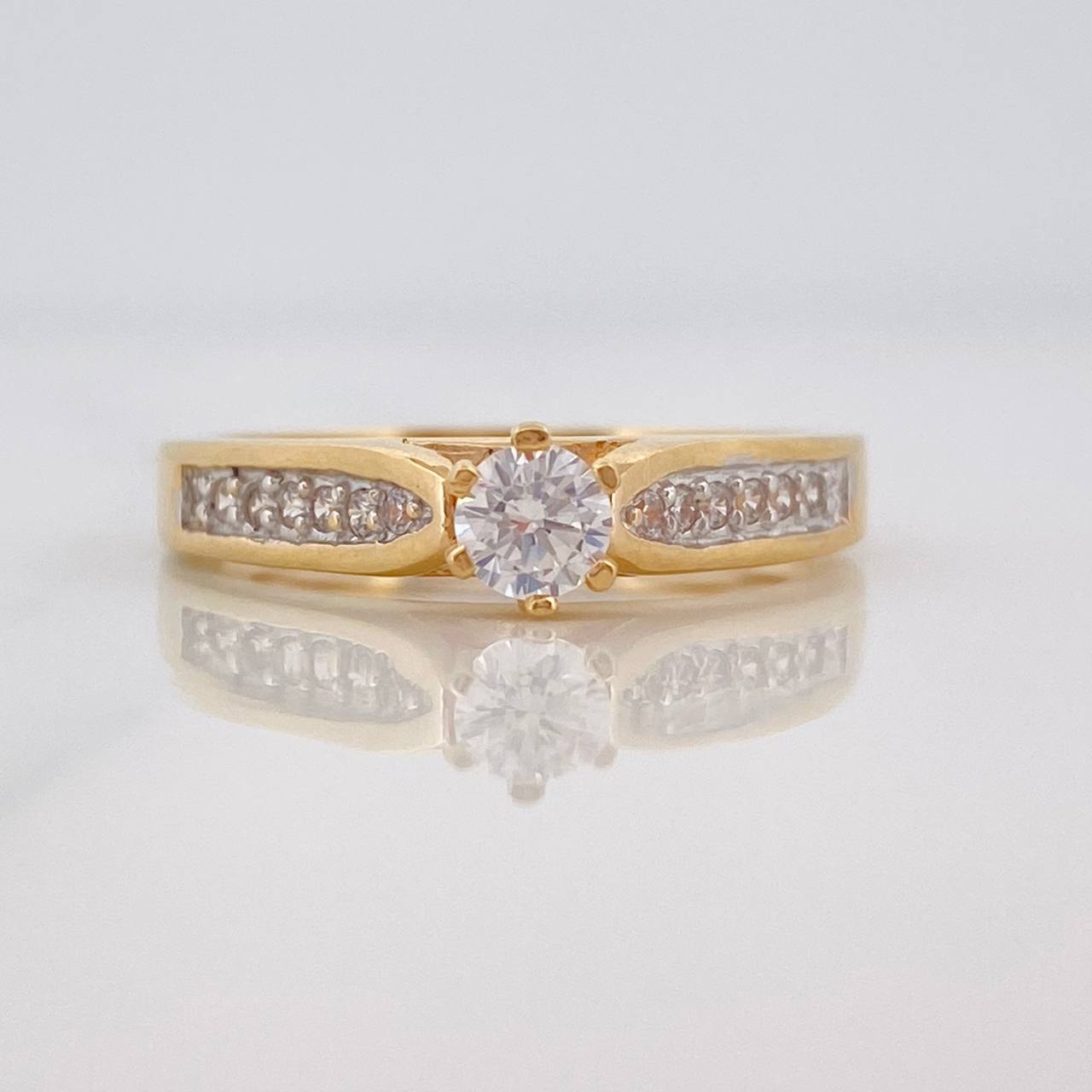 Anillo Solitario Puente 3.5g / T7 1/2 Dos Oros Amarillo Blanco 18K