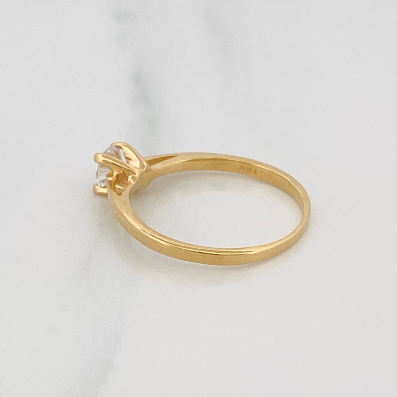 Anillo Solitario 1.9g / T6 1/2 Oro Amarillo 18K
