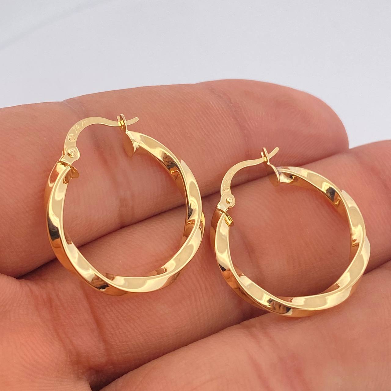Candongas Kari 2.25gr / 2.5cm / Oro Amarillo 18K $