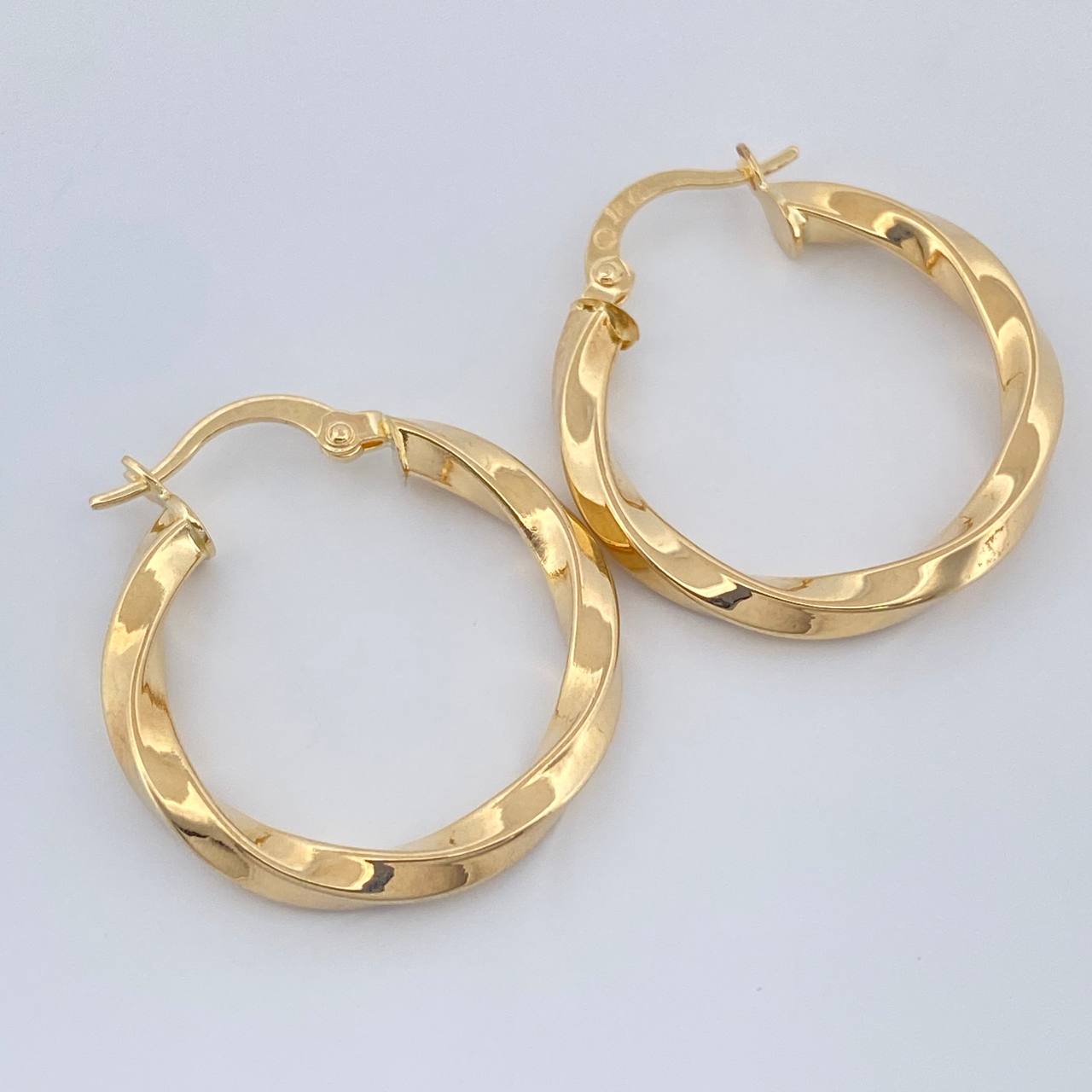 Candongas Kari 2.25gr / 2.5cm / Oro Amarillo 18K $