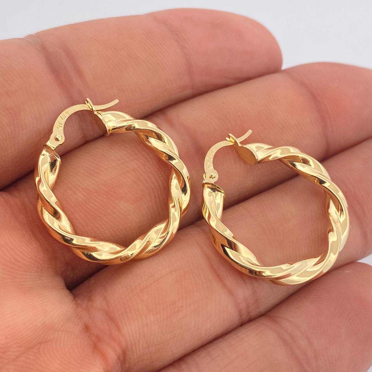 Candongas Fenix 2.9gr / 2.8cm / Oro Amarillo 18K $