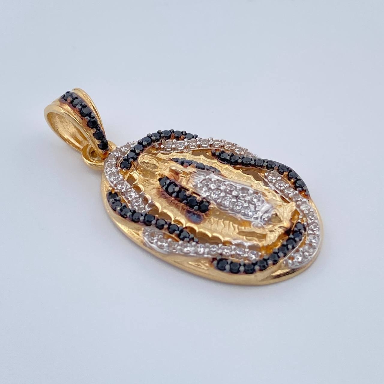 Dije Virgen De Guadalupe 3.8gr / 3cm / Tres Oros 18K $
