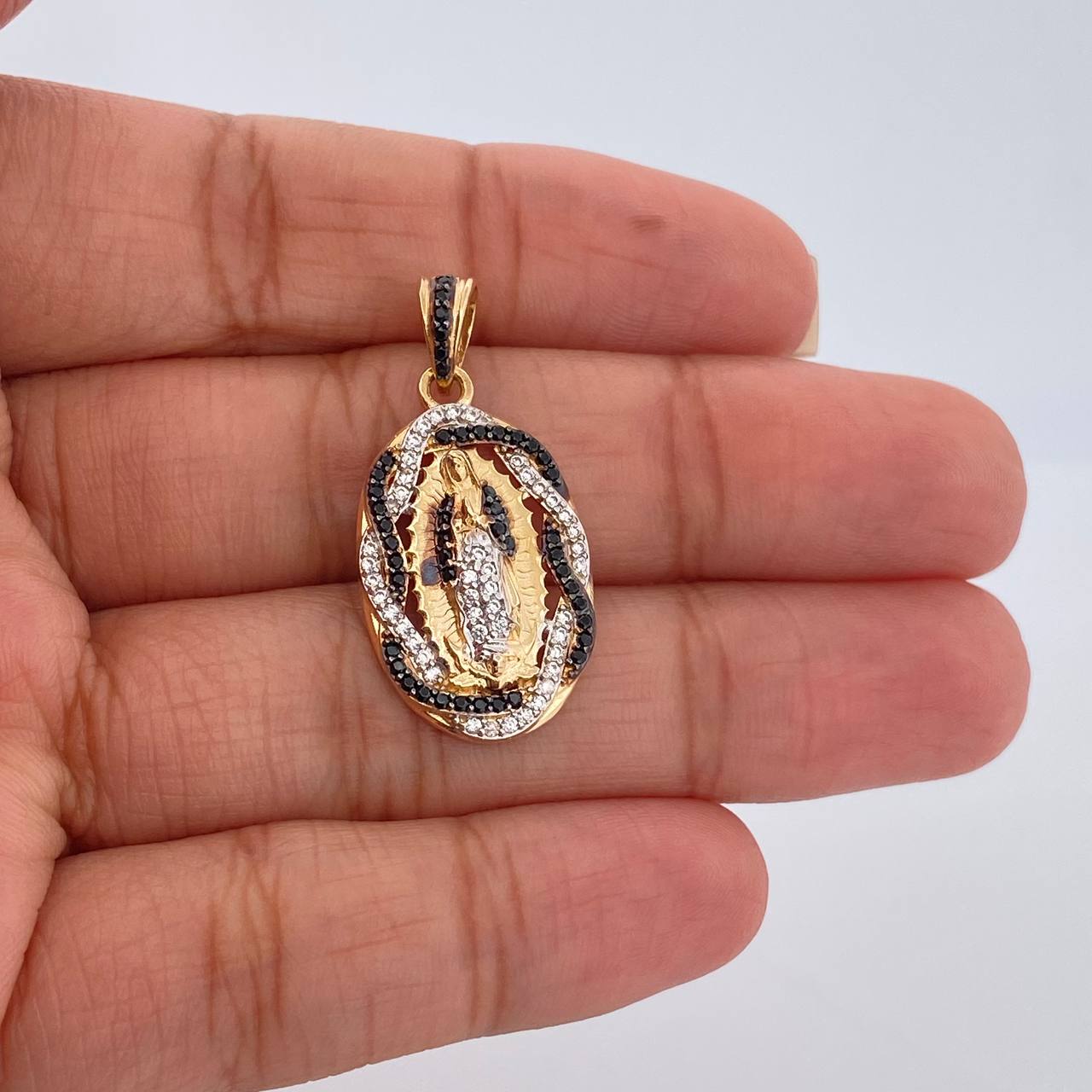 Dije Virgen De Guadalupe 3.8gr / 3cm / Tres Oros 18K $