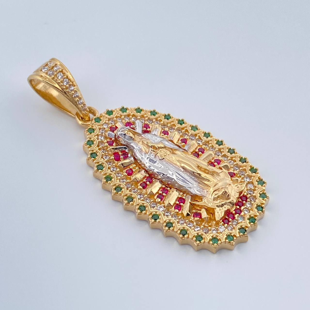Dije Virgen De Guadalupe 7.25gr / 4cm / Dos Oros Amarillo Blanco 18K $