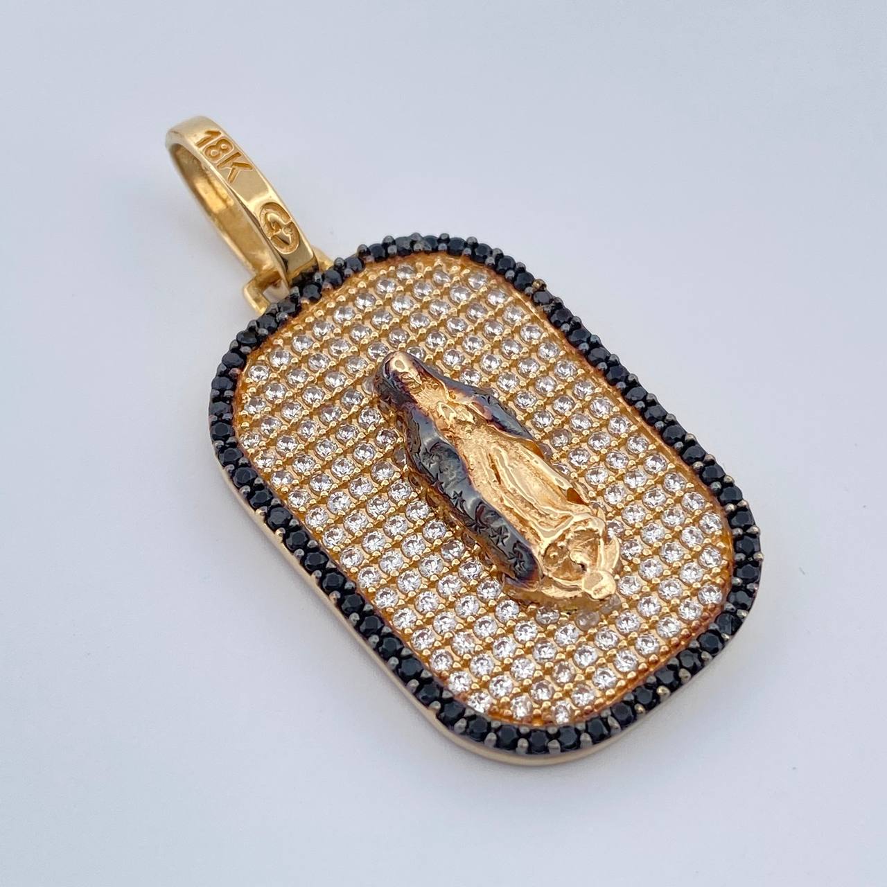 Dije Placa Virgen De Guadalupe 5.65gr / 3.5cm / Dos Oros Amarillo Negro 18K $