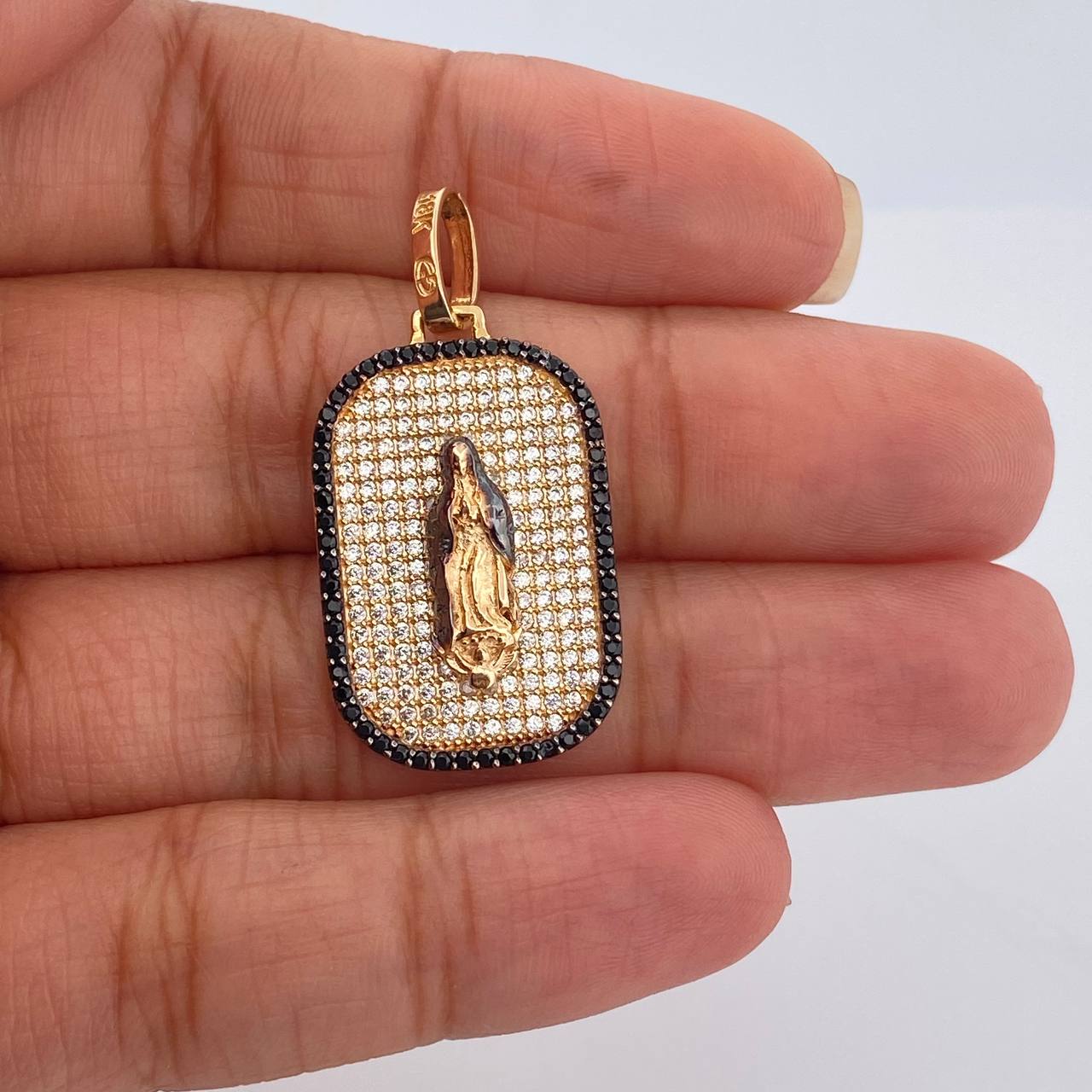 Dije Placa Virgen De Guadalupe 5.65gr / 3.5cm / Dos Oros Amarillo Negro 18K $