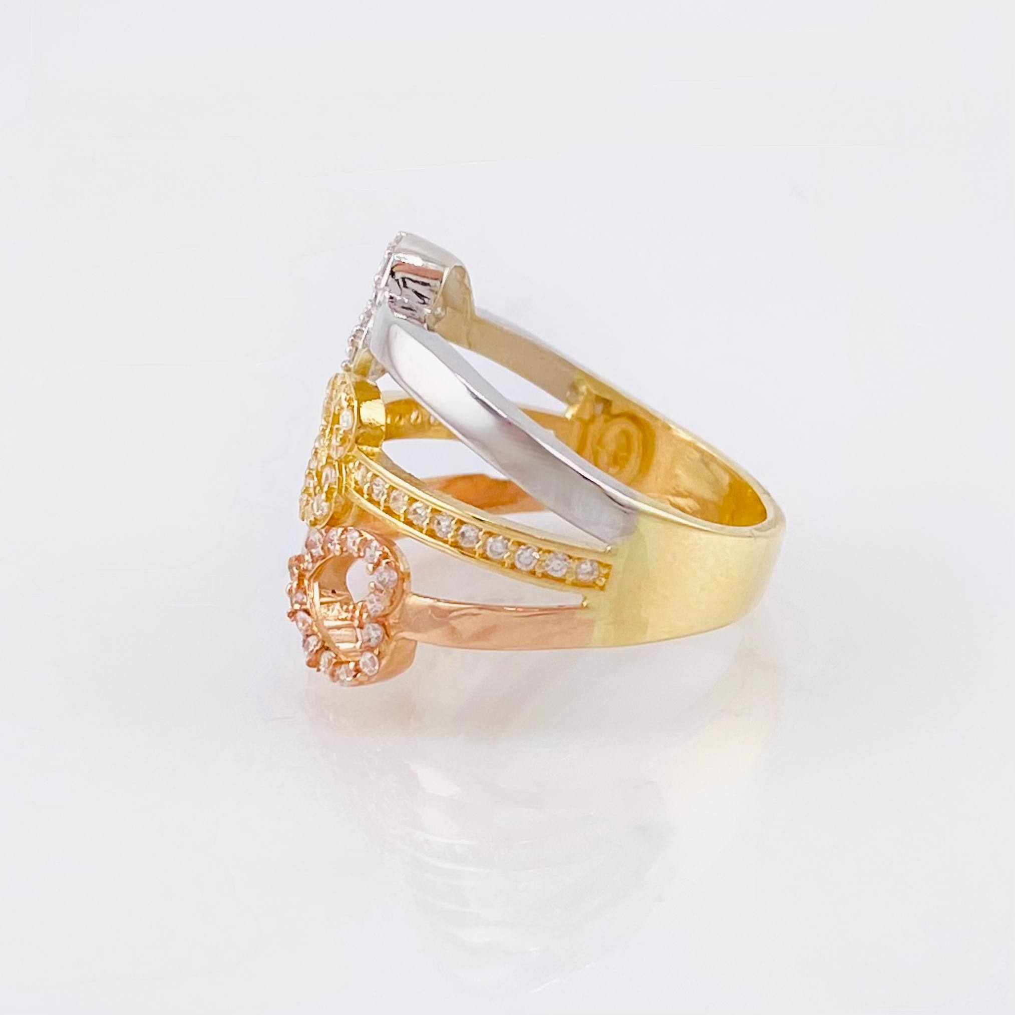 Anillo Corazones Triple Carril  4gr / T5 1/4 / Tres Oros 18K ©