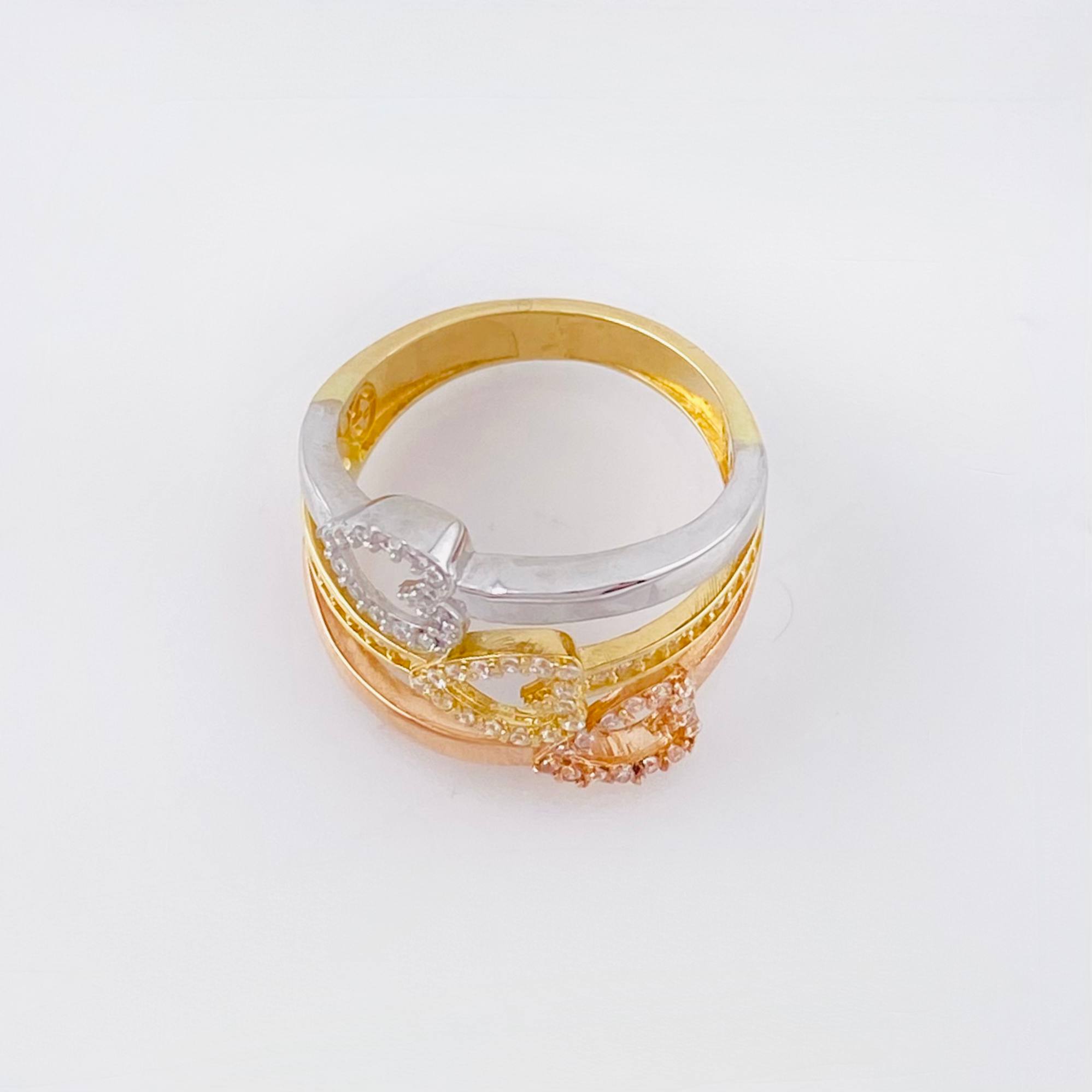 Anillo Corazones Triple Carril  4gr / T5 1/4 / Tres Oros 18K ©