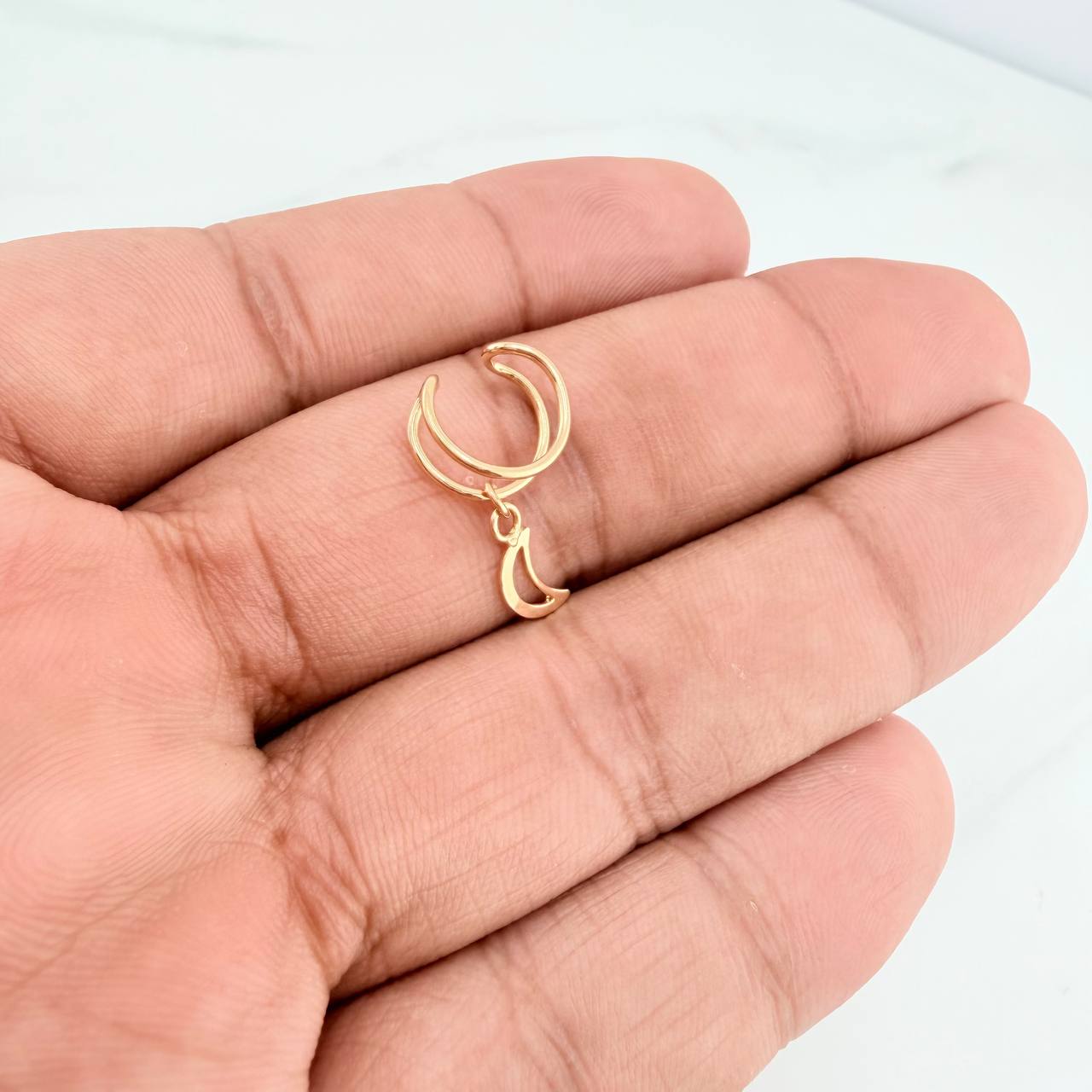 Piercing Earcuff Luna Colgante 0.9gr / 1.1cm / Oro Amarillo 18K $