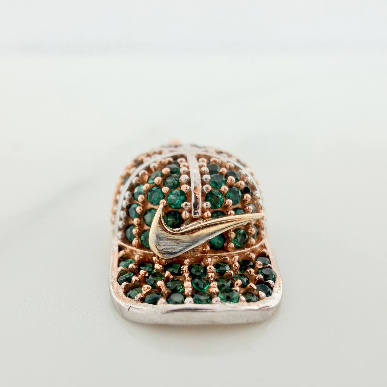 Dije Gorra Chulo 2.05gr / 2.1cm / Tres Oros 18K $