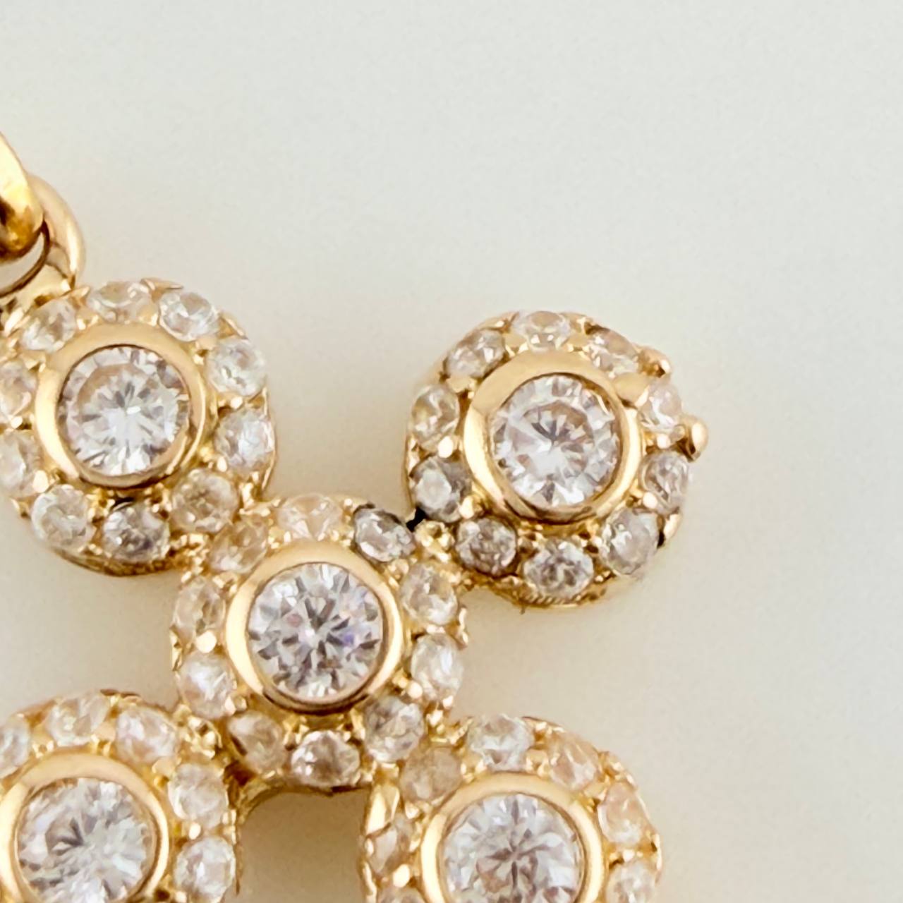 Dije Cruz Tupida 1.5gr / 2.5cm / Oro Amarillo 18K $