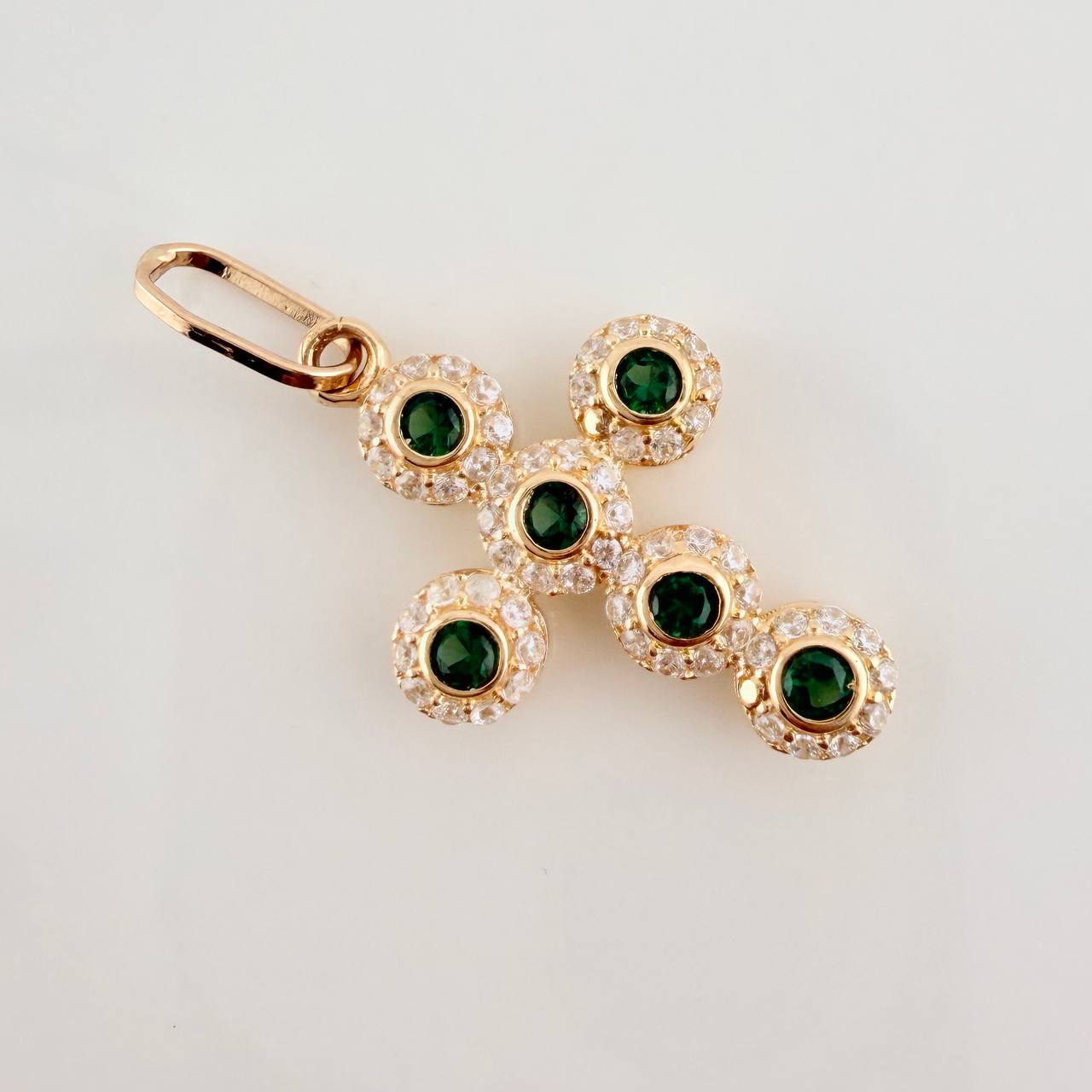 Dije Cruz Tupida 1.4gr / 2.5cm / Oro Amarillo 18K $