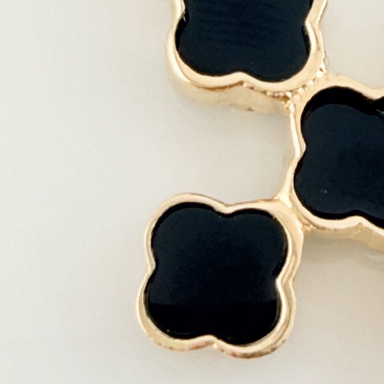 Dije Cruz Trebol 2.5gr / 3.5cm / Oro Amarillo Nac.Esp. 18K $