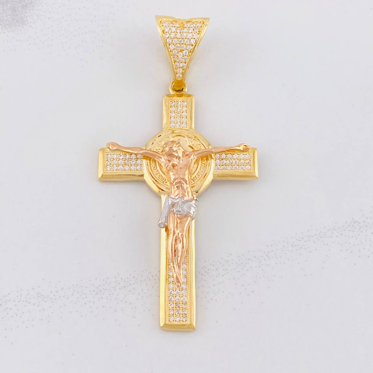 Dije Cruz Cristo San Benito 11.55g / 6.3cm Tres Oros 18K