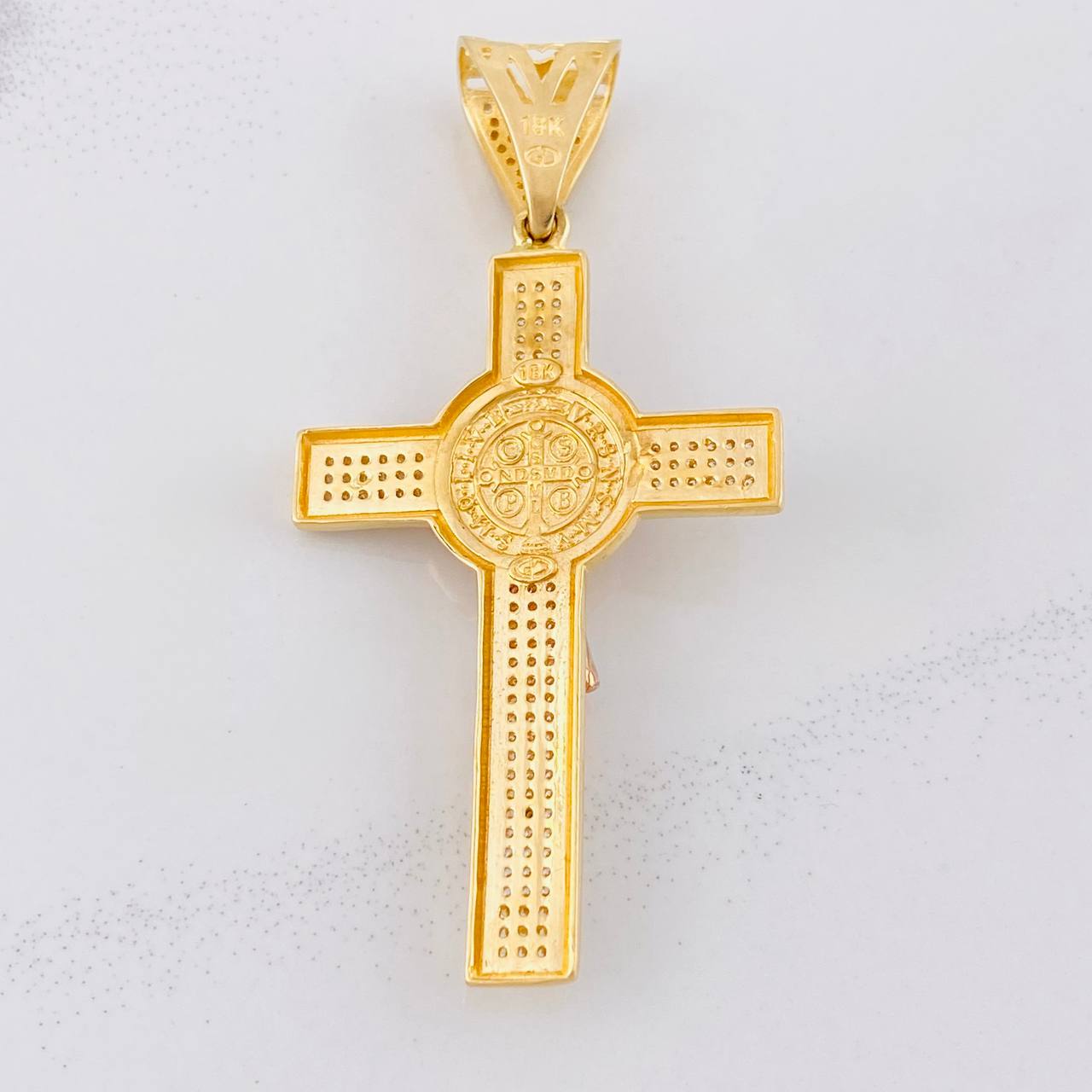 Dije Cruz Cristo San Benito 11.55g / 6.3cm Tres Oros 18K