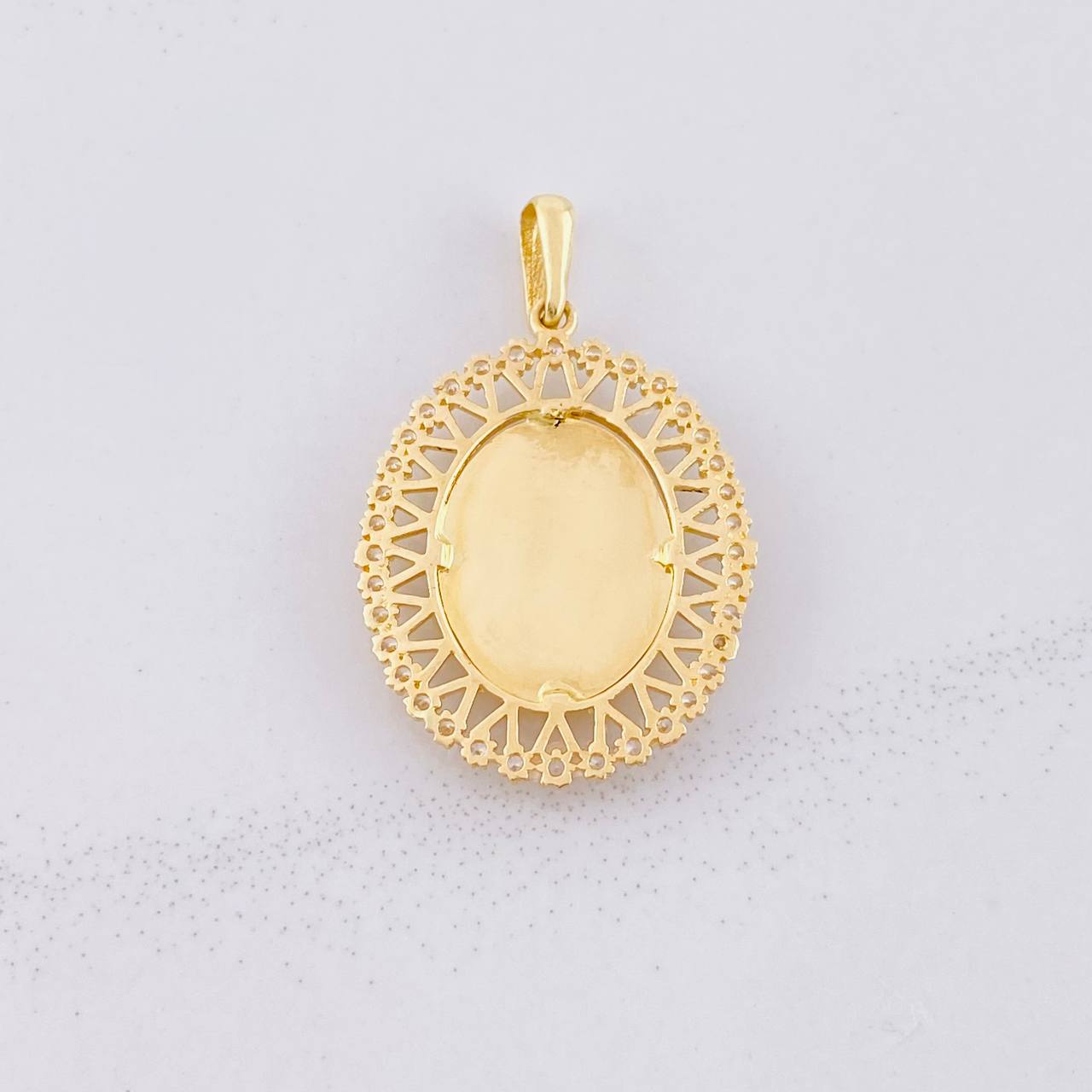 Dije Virgen de Guadalupe 3.85g / 3.3cm Oro Amarillo 18K