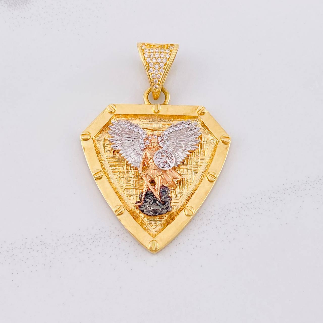 Dije Medalla San Miguel Árcangel 13.9g / 4.6cm Tres Oros 18K