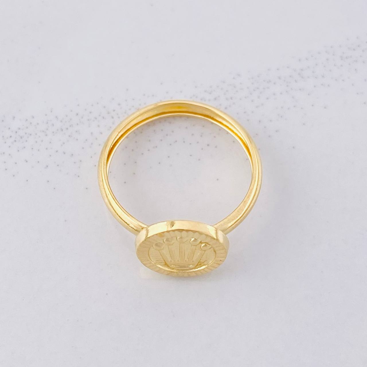 Anillo Circulo Corona 1g / T5 Oro Amarillo 18K
