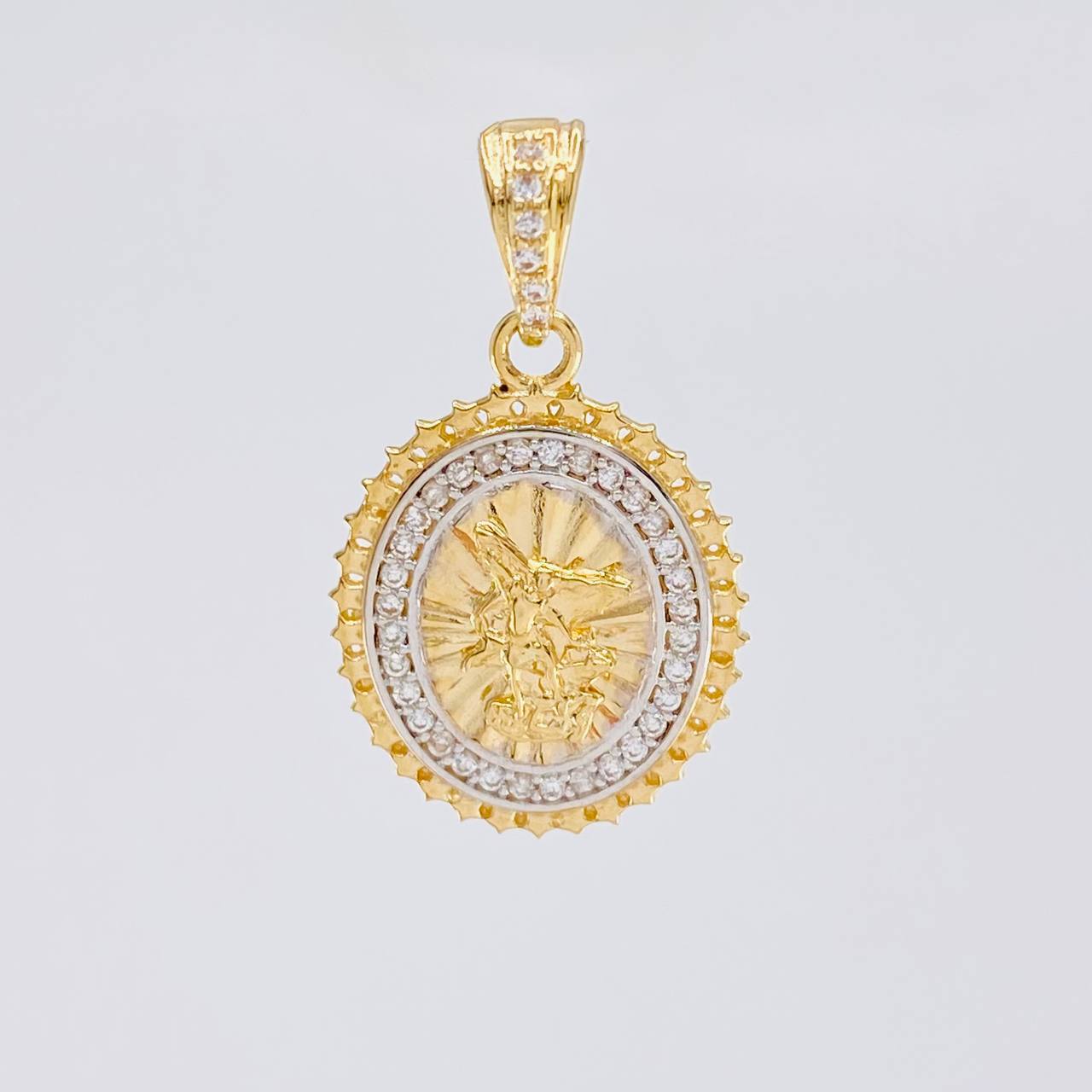Dije Borde Estrellado San Miguel 3g / 2.6cm Dos Oros Amarillo Blanco 18K